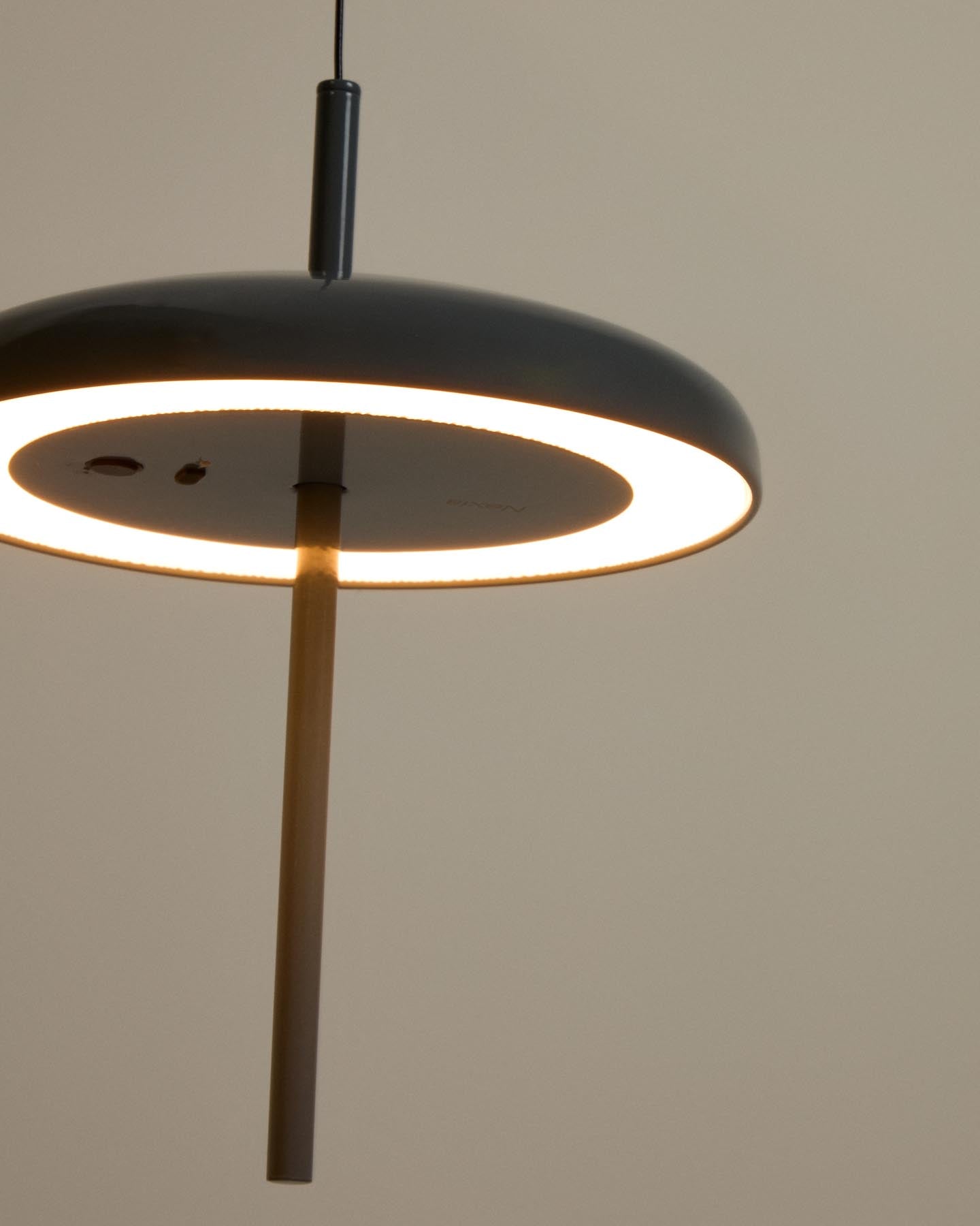 Tragbare Deckenleuchte Porte aus blauem Aluminium, Ø 16 cm in Blau präsentiert im Onlineshop von KAQTU Design AG. Lampenschirm ist von Kave Home