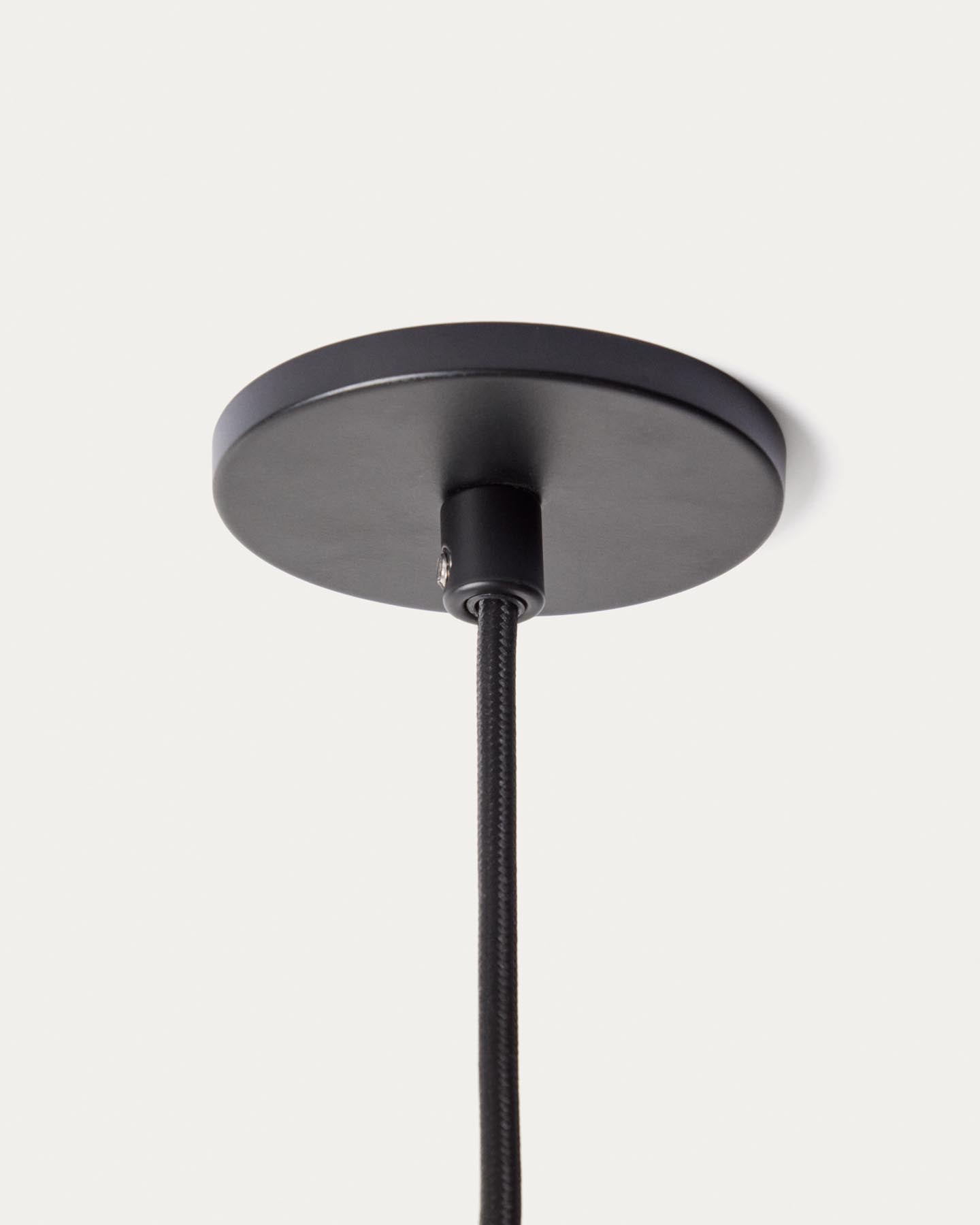 Deckenleuchte Idela aus Rauchglas und schwarzem Marmor, Ø 26 cm in Schwarz präsentiert im Onlineshop von KAQTU Design AG. Deckenleuchte ist von Kave Home