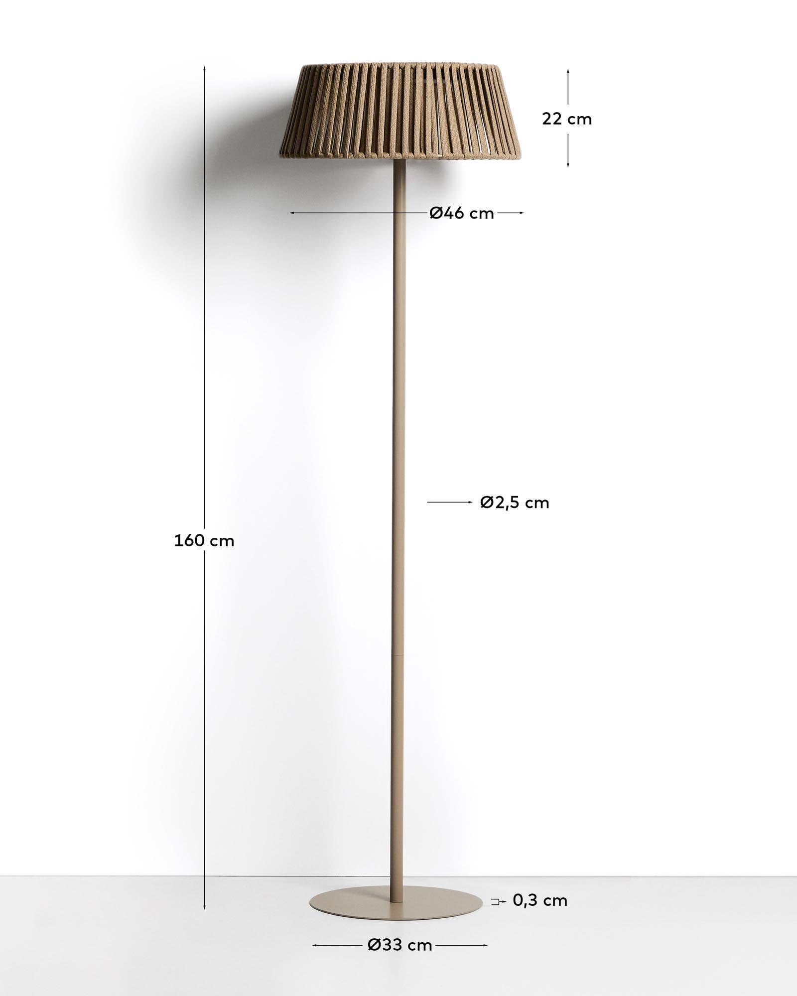 Elegante Outdoor-Solar-Stehlampe Aldet mit flachem Seil und beigem Metallfuß, Ø 46 cm, ideal für stimmungsvolle Gartenbeleuchtung.