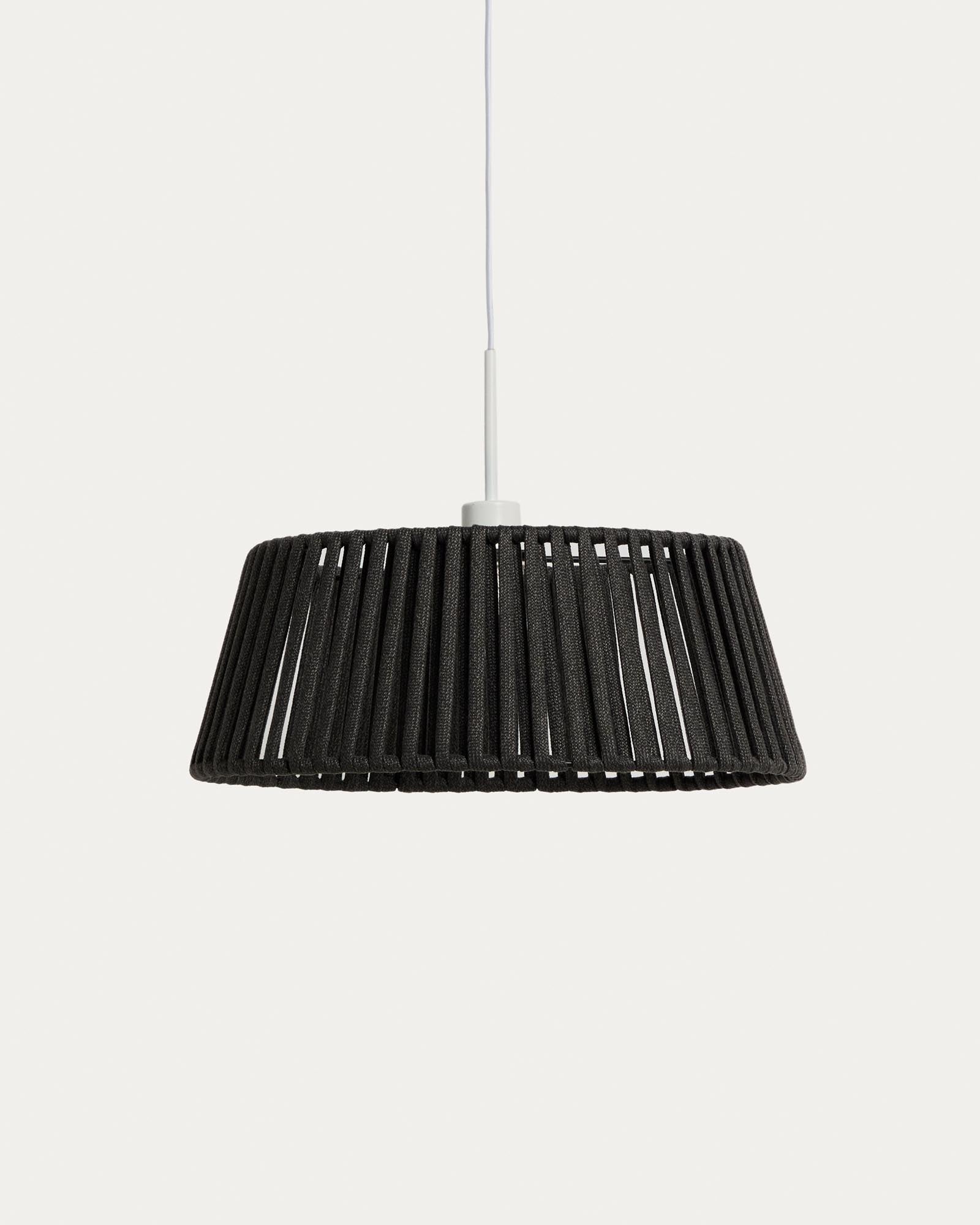 Lampenschirm für Deckenleuchte Aldet aus flachem Sei in Schwarz, Ø 46 cm in Schwarz präsentiert im Onlineshop von KAQTU Design AG. Outdoor Pendelleuchte ist von Kave Home