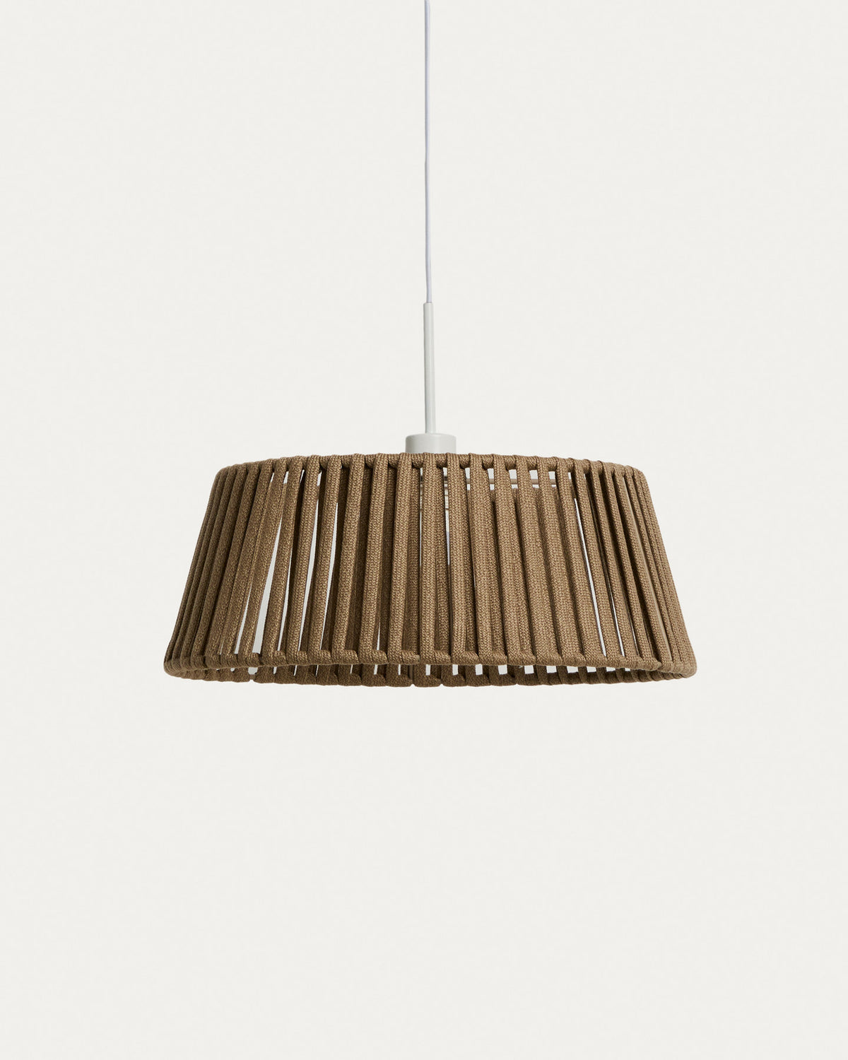 Lampenschirm für Deckenleuchte Aldet aus flachem Seil in Beige, Ø 46 cm in Hellgrau präsentiert im Onlineshop von KAQTU Design AG. Outdoor Pendelleuchte ist von Kave Home