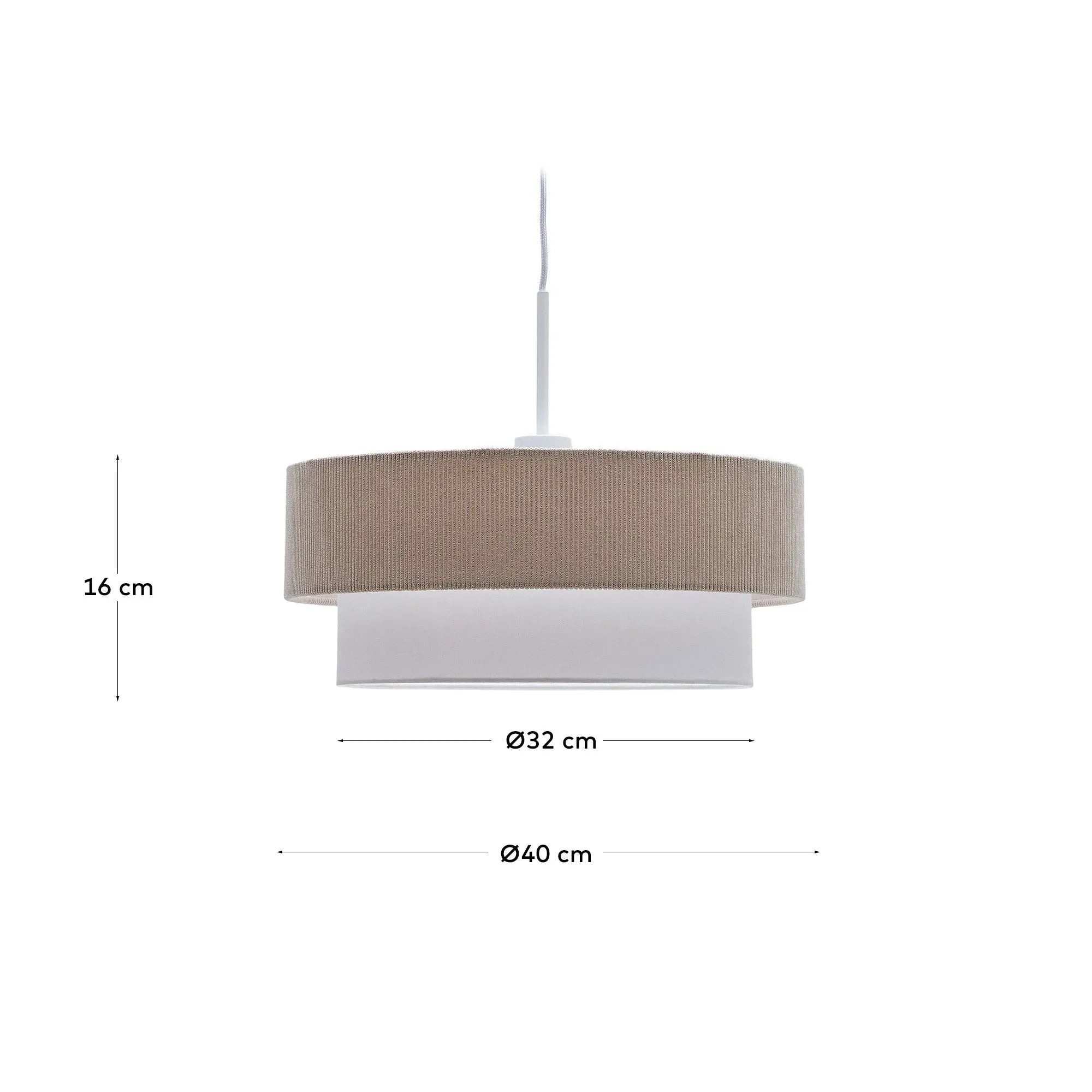 Die Bianella Deckenleuchte (Ø 40 cm) von Kave Home kombiniert beigen Cord und Baumwolle für stilvolle Raumbeleuchtung.