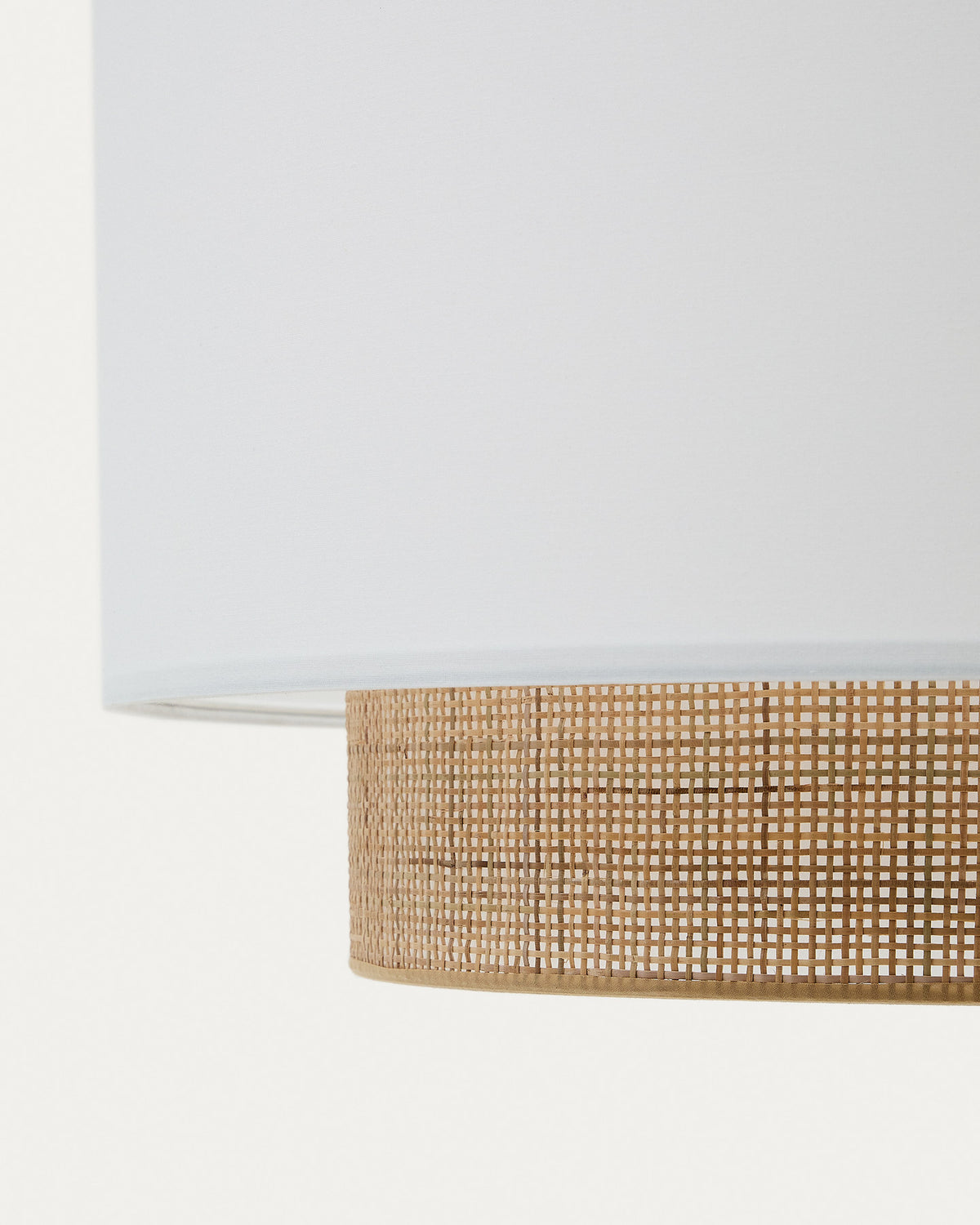 Erna Schirm für Deckenlampe aus Bambus mit naturfarbenem und weissem Finish Ø 60 cm in Weiss präsentiert im Onlineshop von KAQTU Design AG. Lampenschirm ist von Kave Home