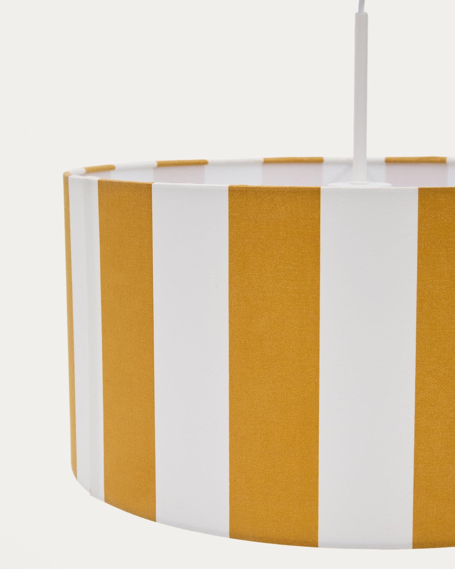 Bunter Schirm für die Ciral Pendelleuchte: Gelbe und weiße Streifen, Ø 40 cm, perfektes Highlight für Kinderzimmer, fördert Kreativität und Spielspaß.