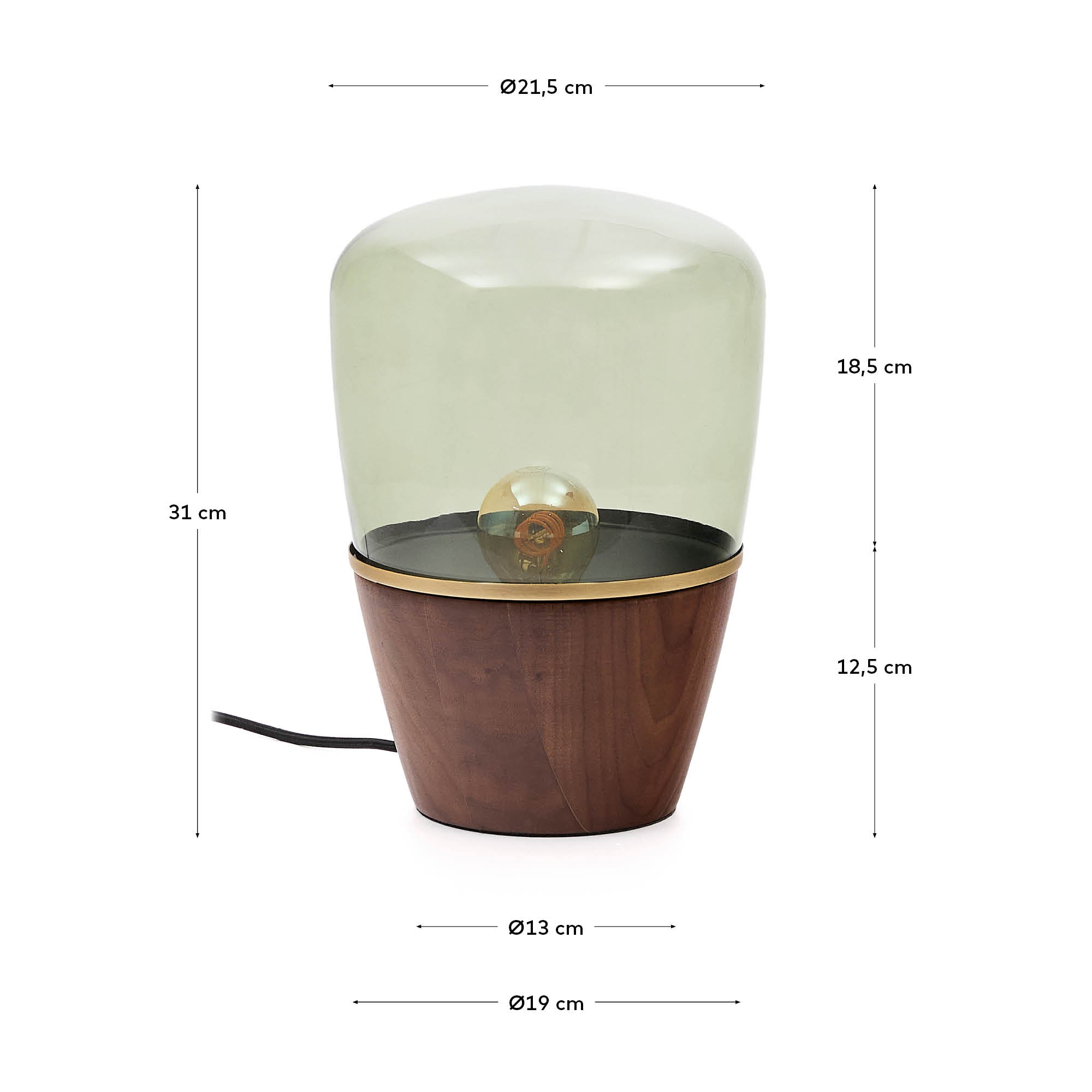 Die Tischleuchte Silex von Kave Home vereint edles Walnussfurnier und grünes Glas für ein modernes, elegantes Lichtdesign.