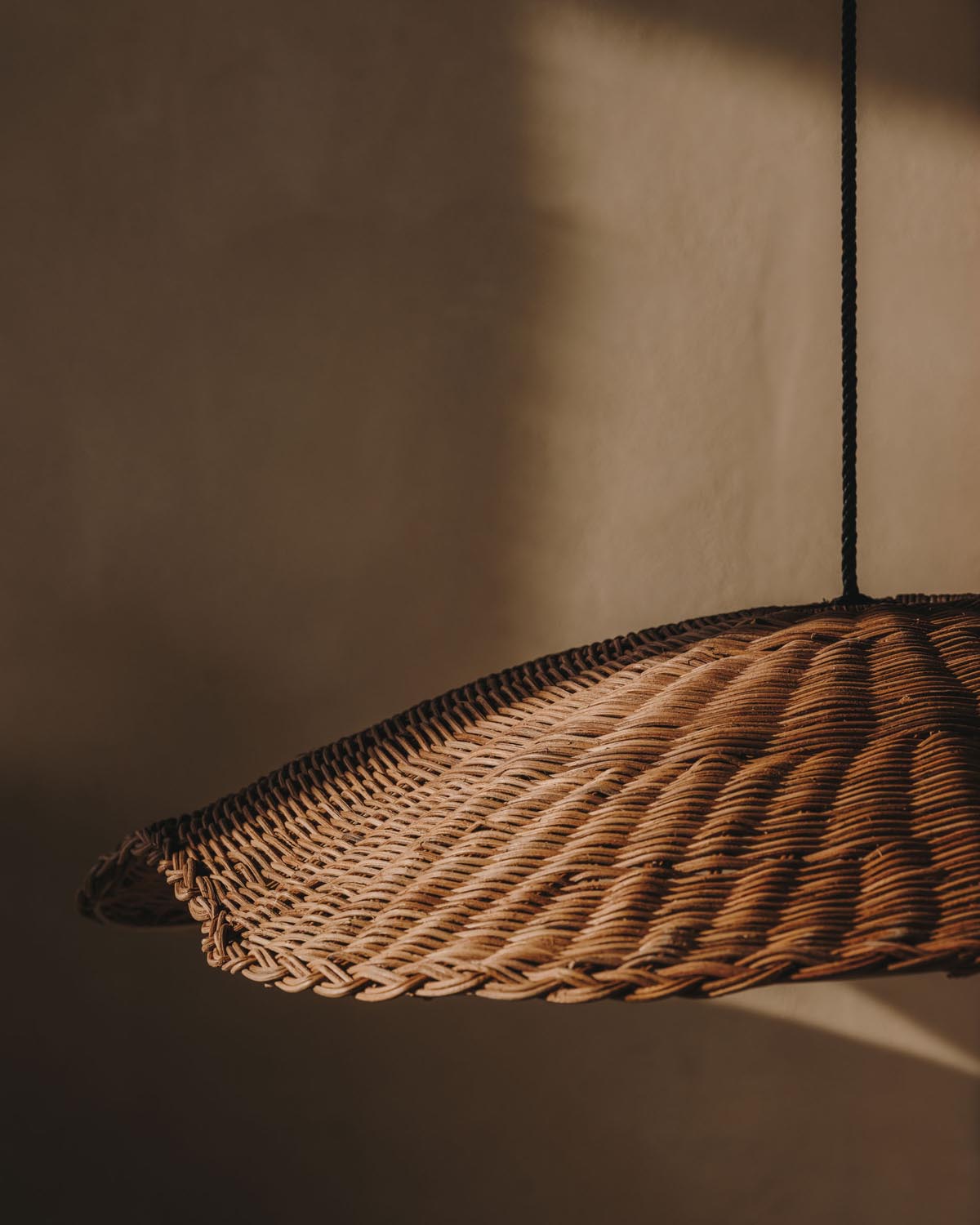 Bisbal Lampenschirm für Pendelleuchte aus Rattan mit natürlichem Finish Ø 80 cm in Natur präsentiert im Onlineshop von KAQTU Design AG. Lampenschirm ist von Kave Home