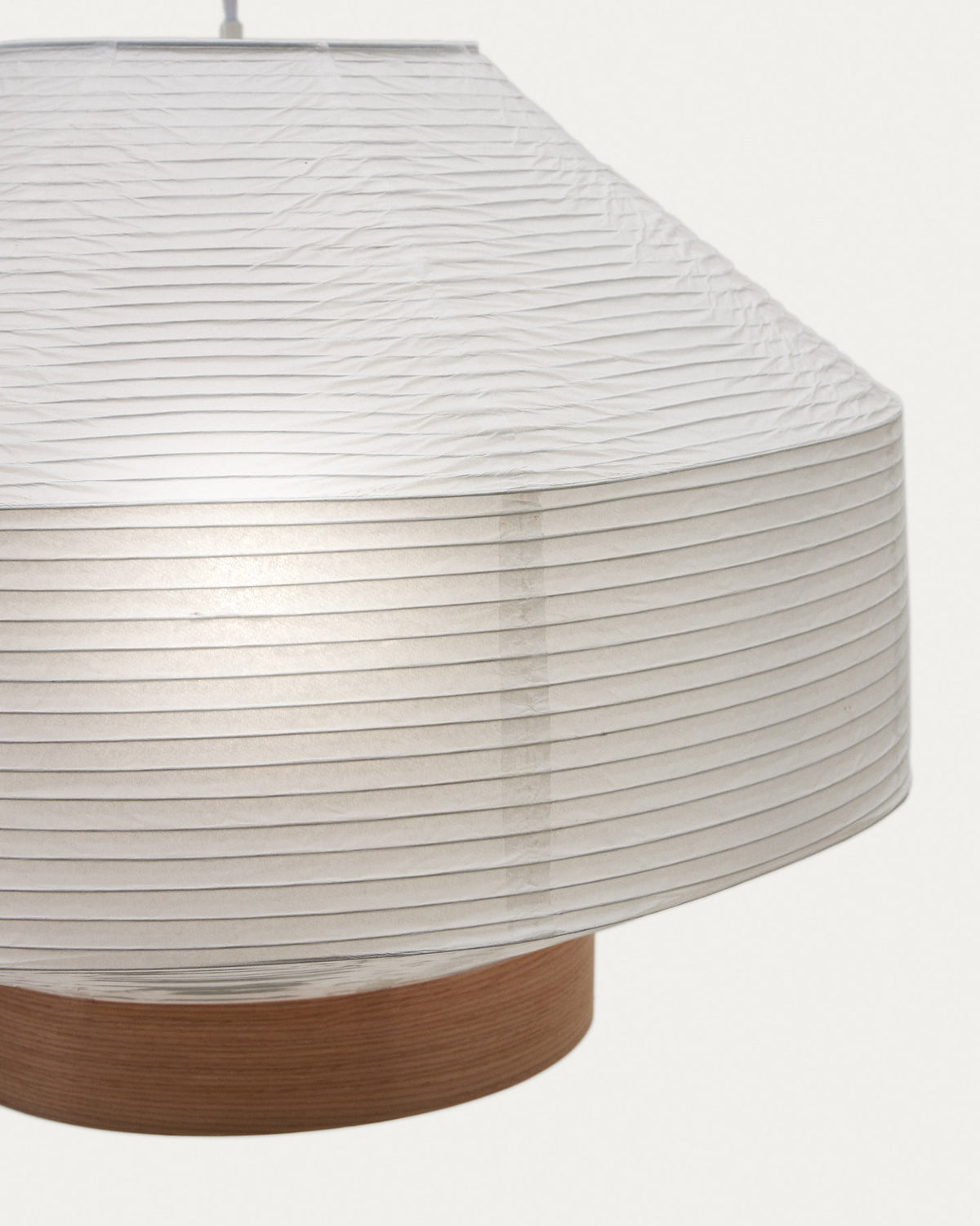 Lampenschirm für Deckenleuchte Hila aus weissem Papier und Naturholzfurnier Ø 30 cm in Weiss präsentiert im Onlineshop von KAQTU Design AG. Lampenschirm ist von Kave Home