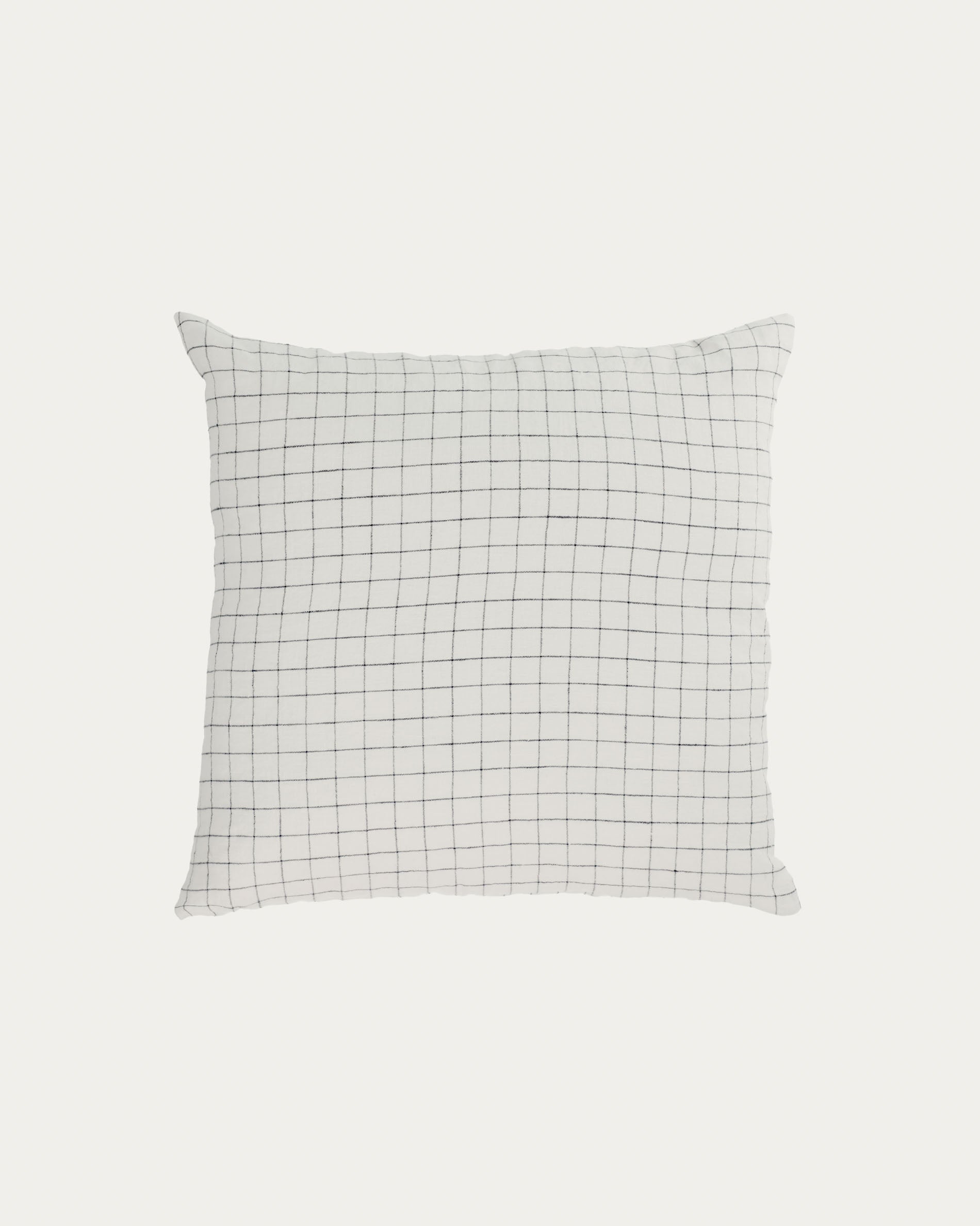 Maialen Kissenbezug 100% Leinen kariert weiss und schwarz gestreift 45 x 45 cm in Weiss, Schwarz präsentiert im Onlineshop von KAQTU Design AG. Deko Kissenbezug ist von Kave Home