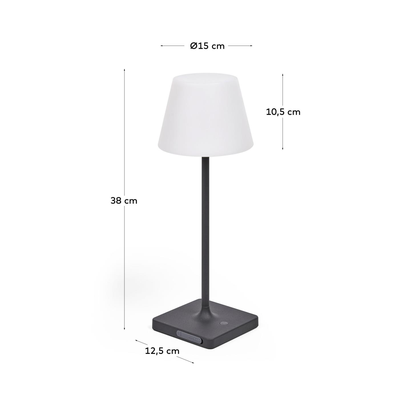 Die Aluney Outdoor Tischlampe von Kave Home bietet stilvolle Beleuchtung für Terrasse und Garten. Wetterfest, mobil und mit USB-Ladefunktion.