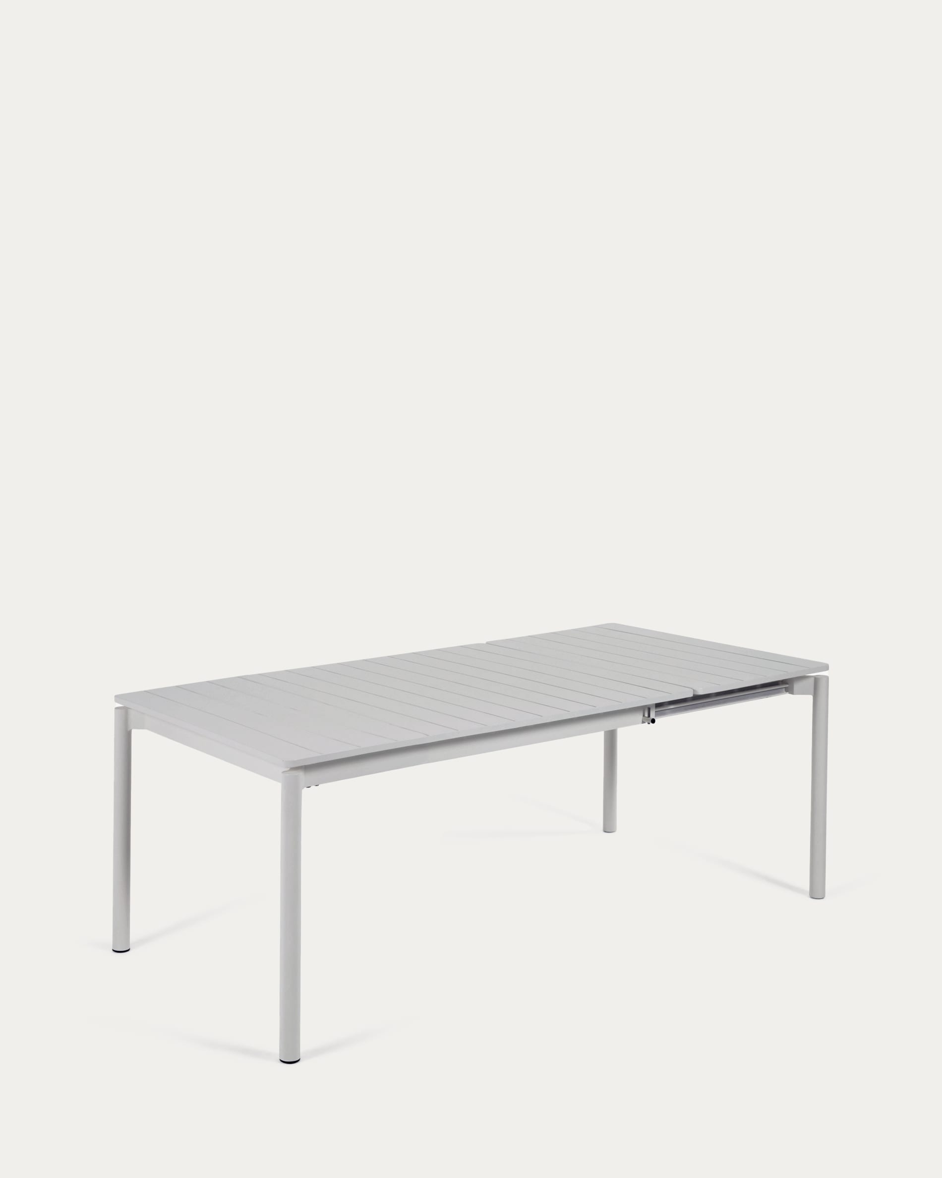 Eleganter Ausziehtisch aus Aluminium, wetterfest, von 140 auf 200 cm erweiterbar, ideal für gesellige Outdoor-Momente.