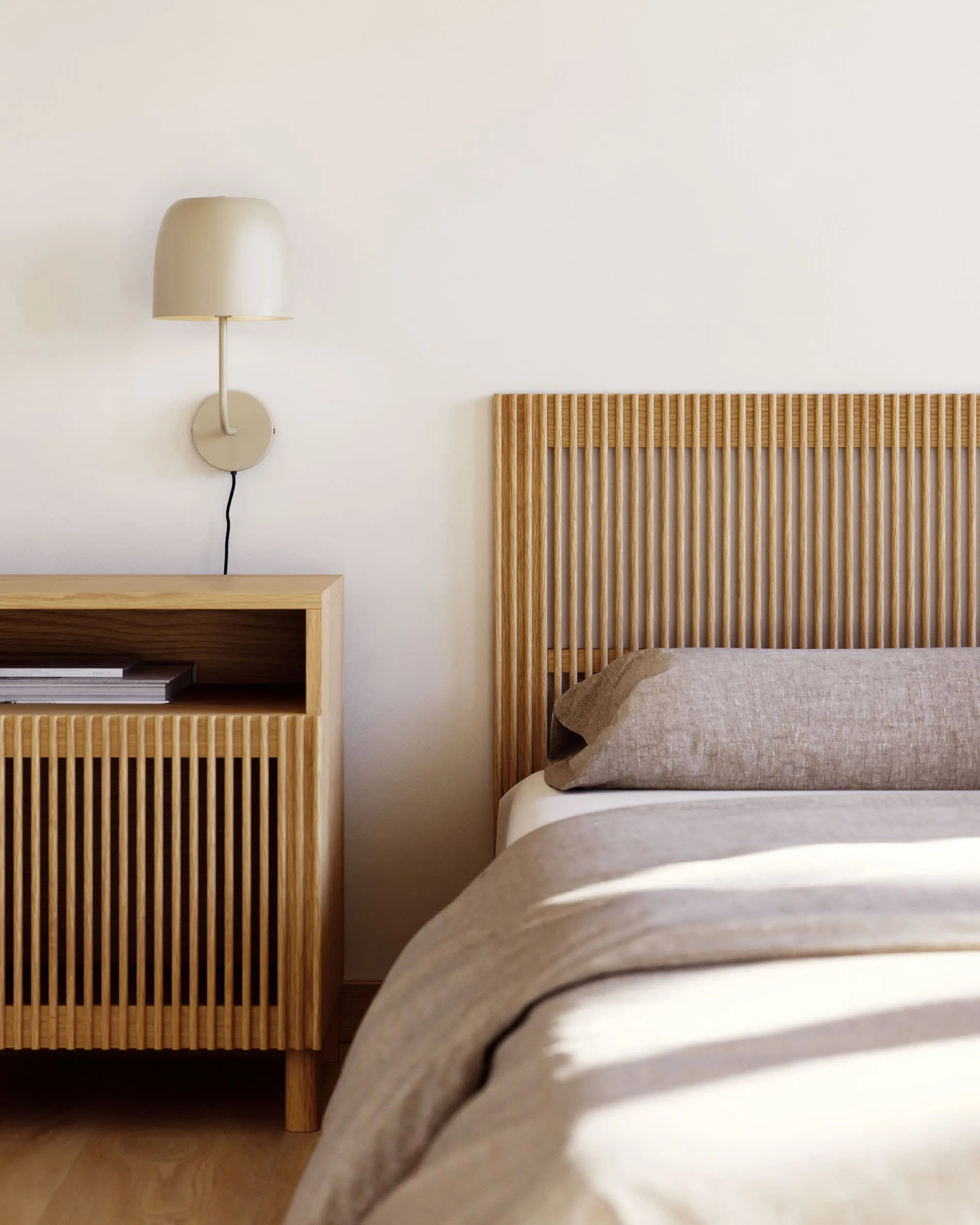 Elegantes Beyla Kopfteil aus massiver FSC-zertifizierter Eiche, passend für 160 cm Betten, von Kave Home.