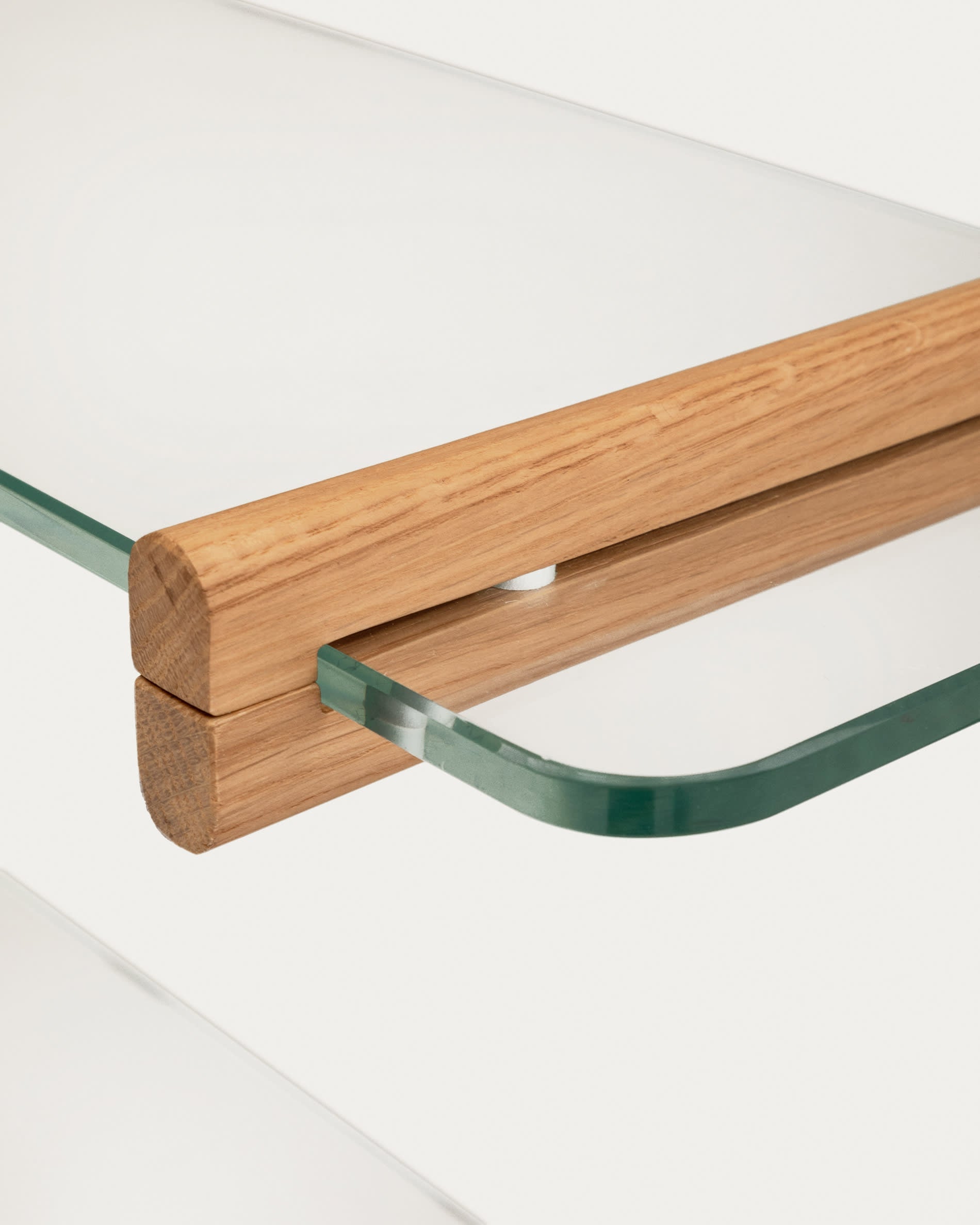 Das Sitra Regal: 90 cm, Glas und Eichenholz, FSC-zertifiziert, modular, elegant und nachhaltig, ideal für modernes Wohnen.