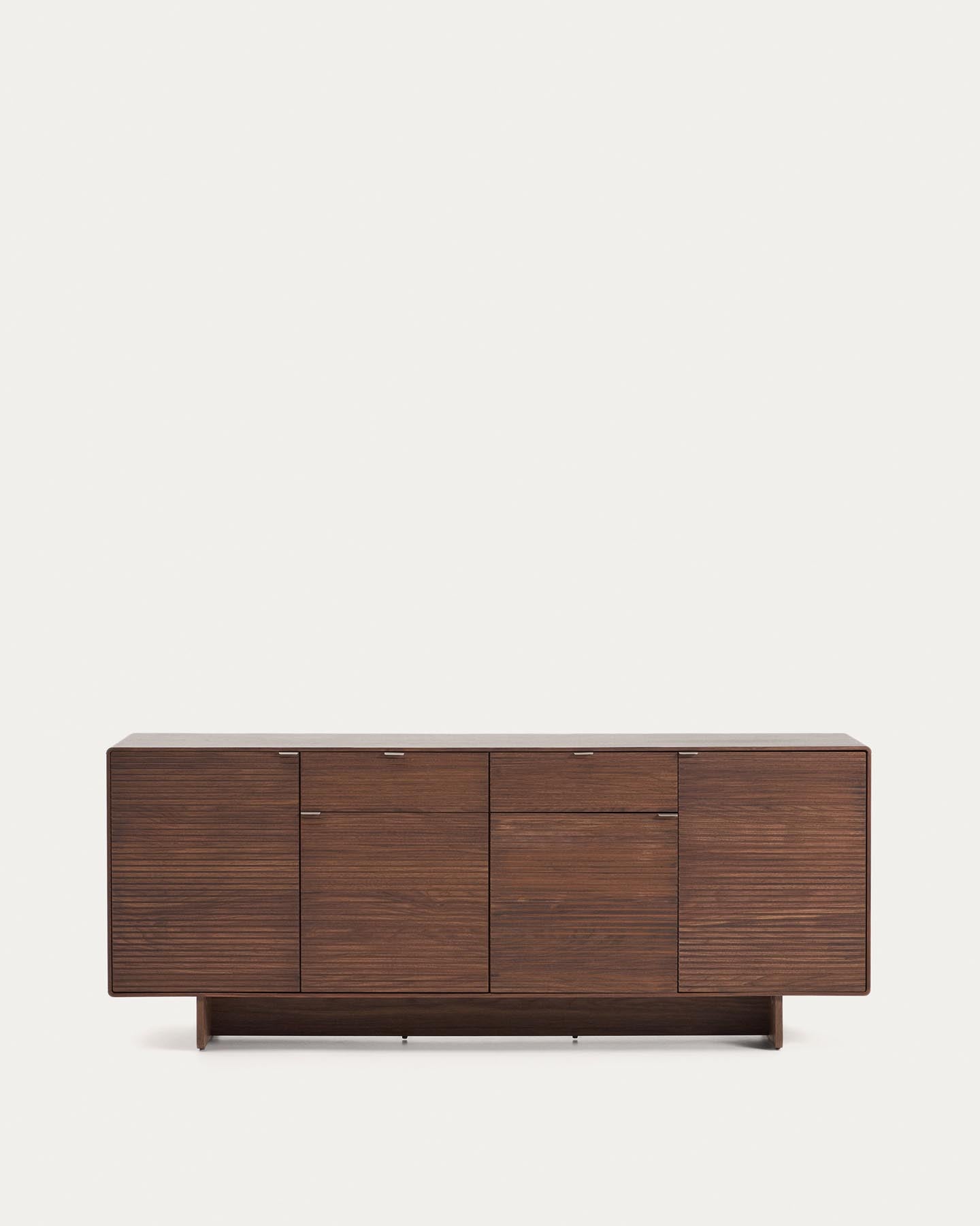 Highboard Norlen mit 4 Türen und 2 Schubläden in Nussbaumfurnier FSC Mix Credit 194,5 x 78 cm in Dunkelbraun präsentiert im Onlineshop von KAQTU Design AG. Sideboard ist von Kave Home