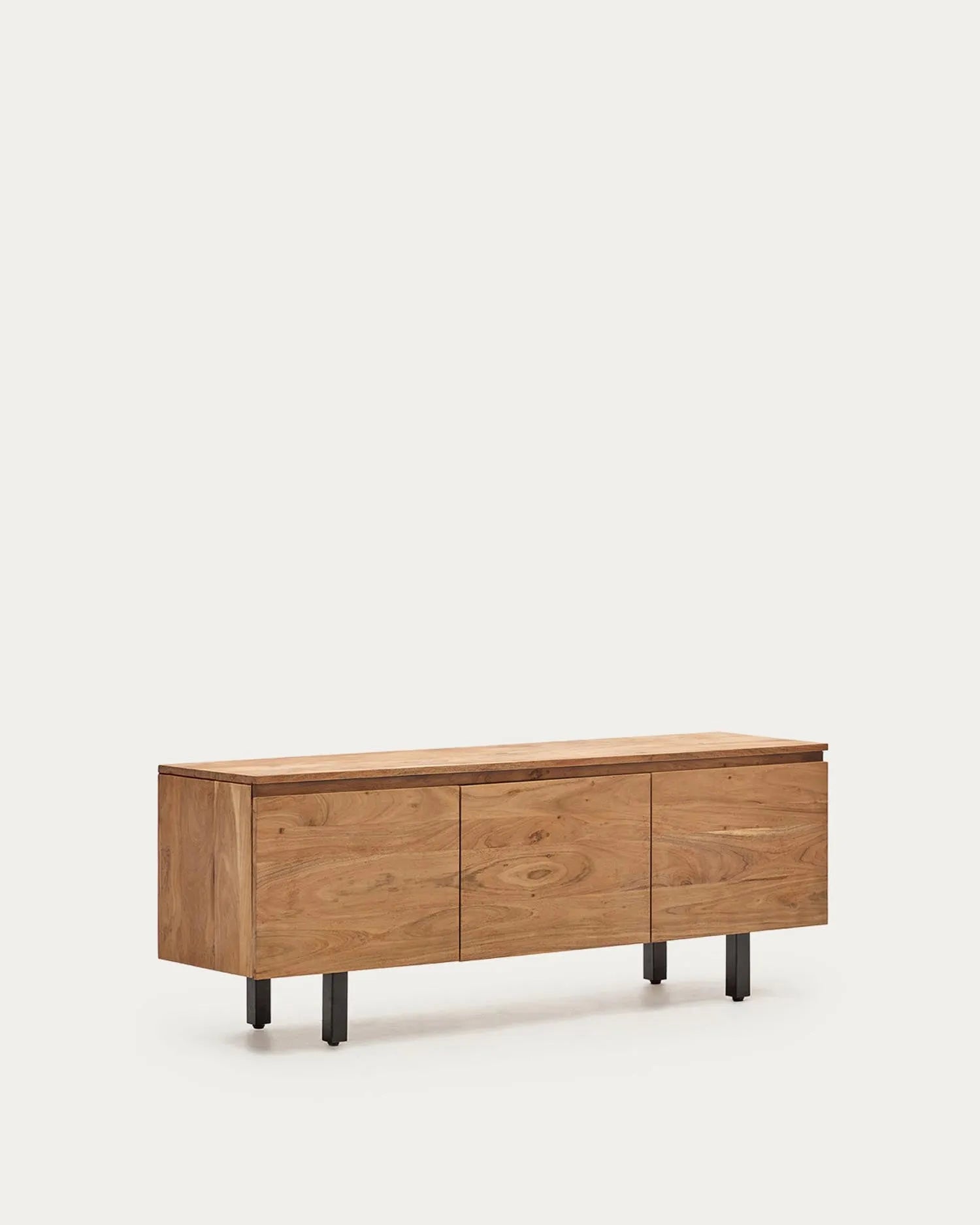 3-türiges TV-Möbel Uxue aus massivem Akazienholz mit gebleichtem Finish 150 x 58 cm in Beige präsentiert im Onlineshop von KAQTU Design AG. Sideboard ist von Kave Home