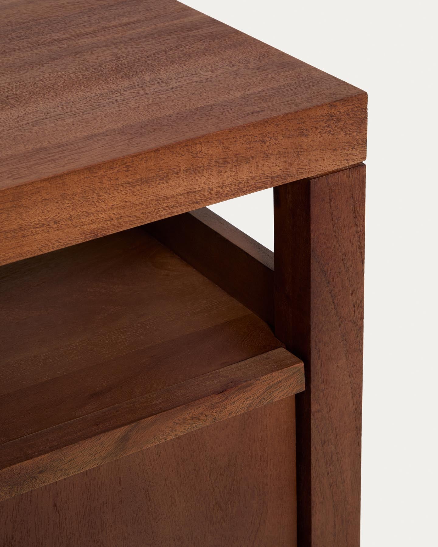 Sideboard Norani aus massivem Akazienholz und Akazienfurnier 180 x 85 cm in Braun präsentiert im Onlineshop von KAQTU Design AG. Sideboard ist von Kave Home