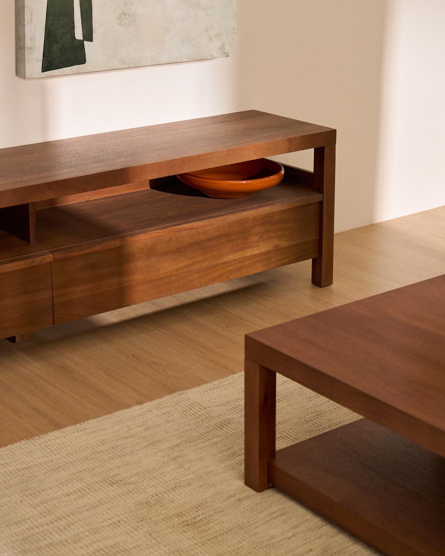 TV-Möbel Norani aus massivem Akazienholz und Akazienfurnier 200 x 50 cm in Braun präsentiert im Onlineshop von KAQTU Design AG. TV-Möbel ist von Kave Home