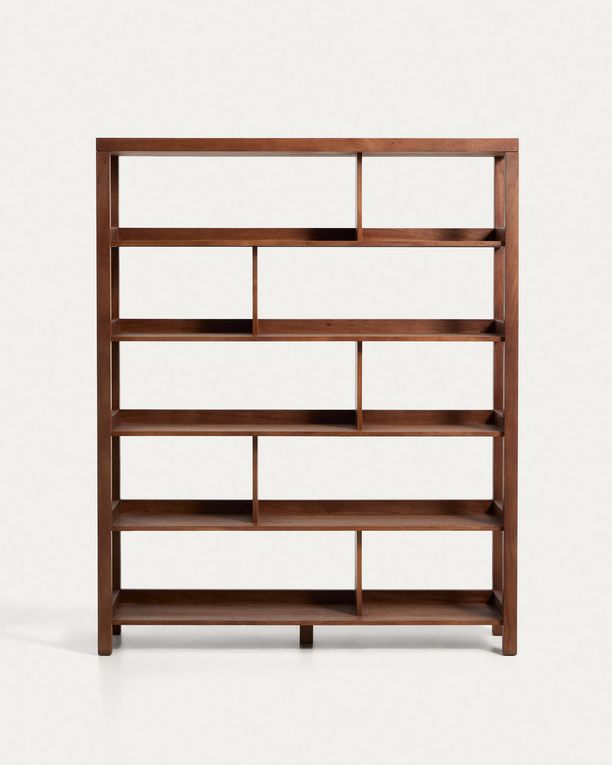 Regal Norani aus massivem Akazienholz und Akazienfurnier 150 x 185 cm in Braun präsentiert im Onlineshop von KAQTU Design AG. Standregal ist von Kave Home