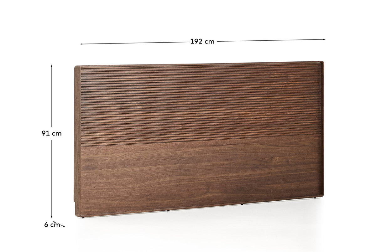 Bettkopfteil Norlen aus Nussbaumfurnier mit dunklem Finish und LED-Licht für Betten bis zu 180 cm FSC Mix Credit in Dunkelbraun präsentiert im Onlineshop von KAQTU Design AG. Kopfteile ist von Kave Home