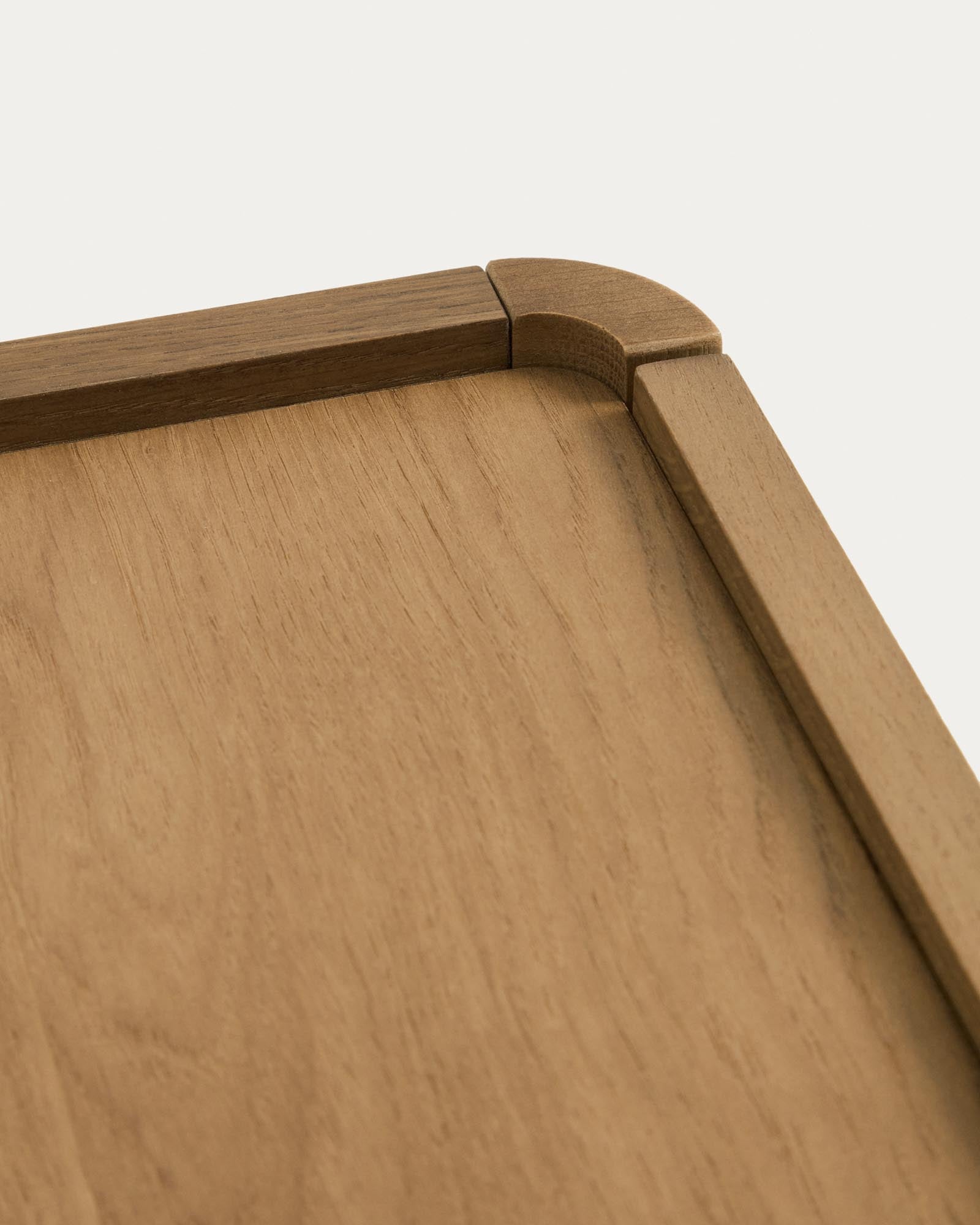 Elegantes Sideboard Arelida aus hochwertigem Eichenholz und Furnier, hellbraun, 200 x 80 cm, ideal für ein modernes Wohnambiente.