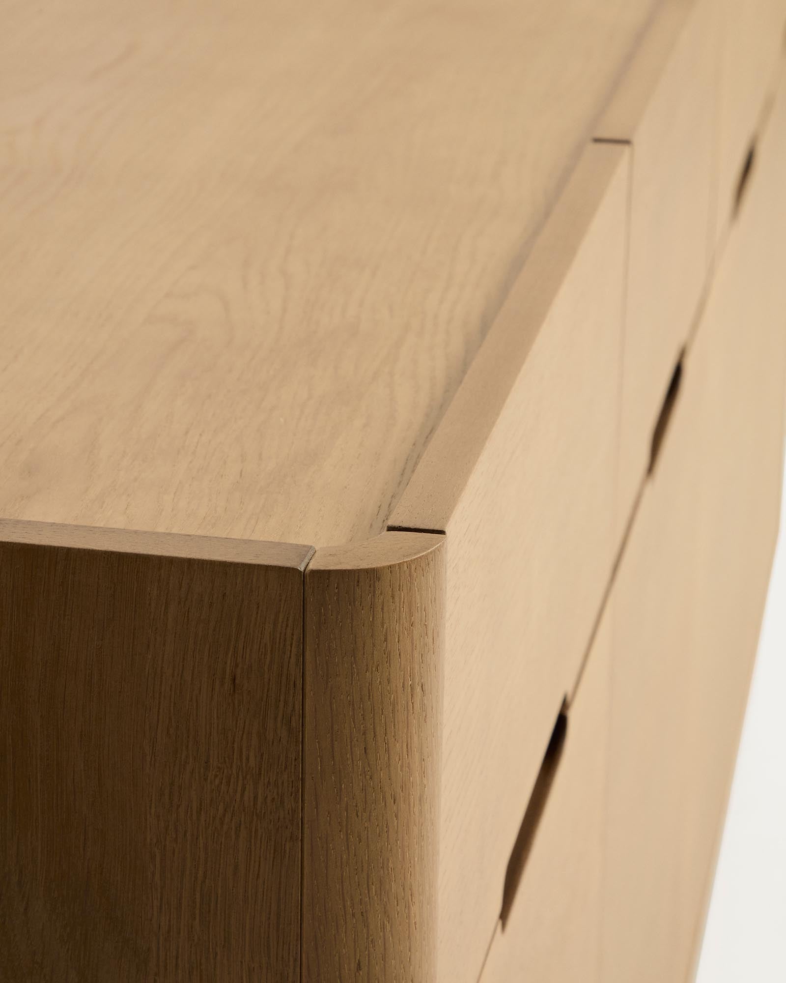 Stylisches Sideboard Arelida aus massivem Eichenholz und Furnier, hellbraun, 200 x 80 cm, perfekt für zeitgemäße Einrichtungskonzepte.
