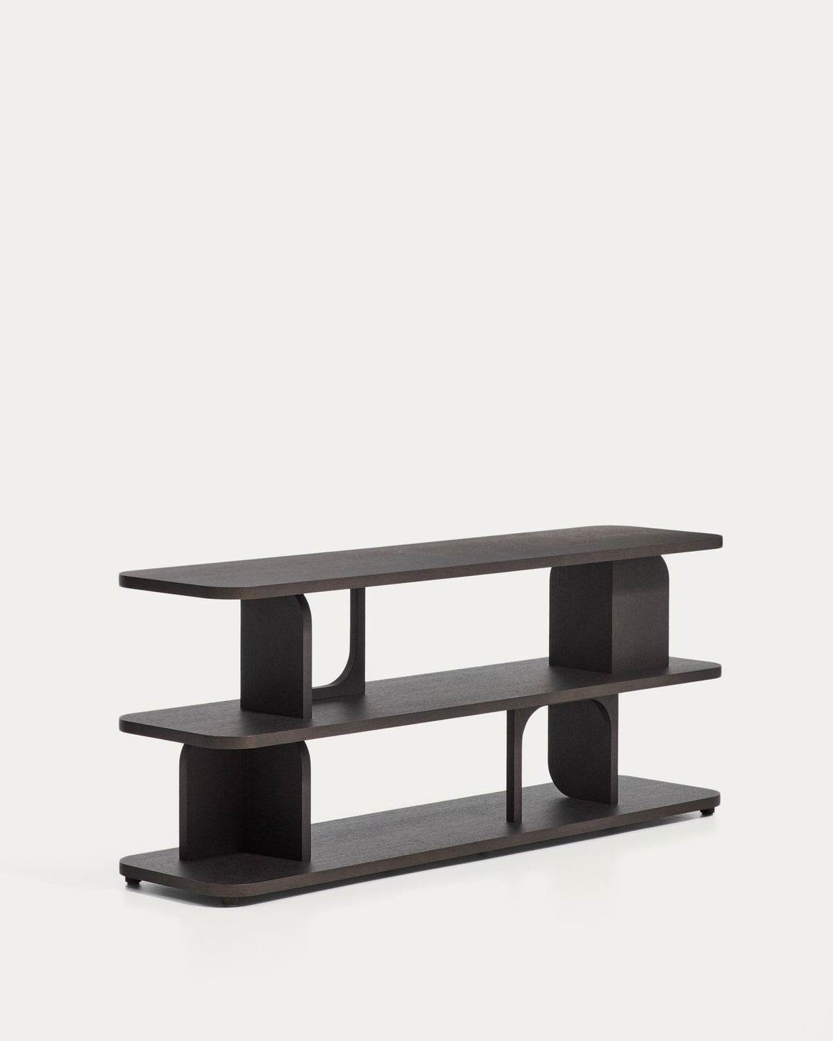 Regal Aduma aus Eichenholz mit ebonisiertem Finish in Dunkelbraun, geometrische Formen, Eschenholzbeine mit Filzgleitern.