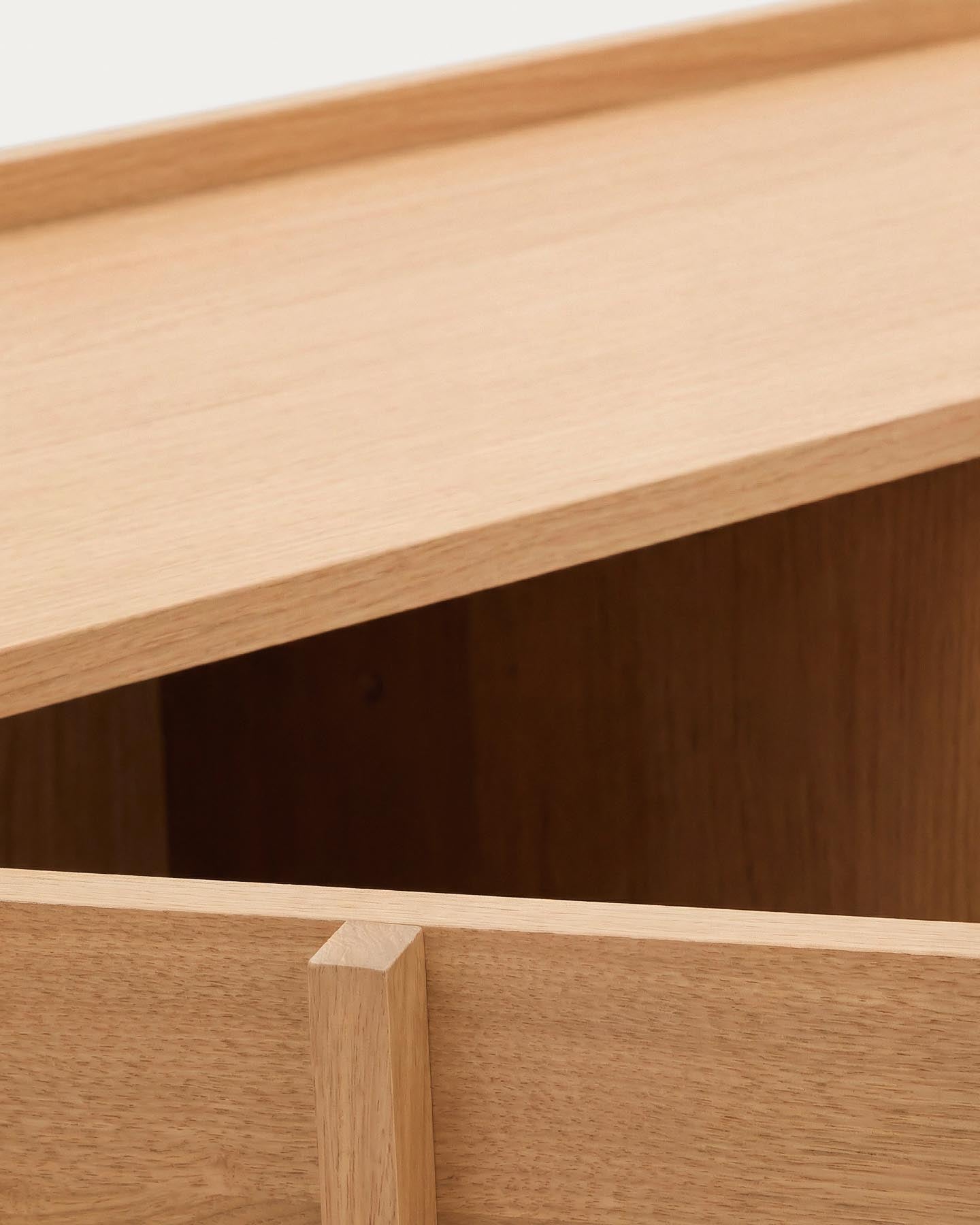 Sideboard Onix aus Eichenfurnier mit Naturton-Finish 200 x 80 cm FSC Mix Credit in Natur präsentiert im Onlineshop von KAQTU Design AG. Sideboard ist von Kave Home