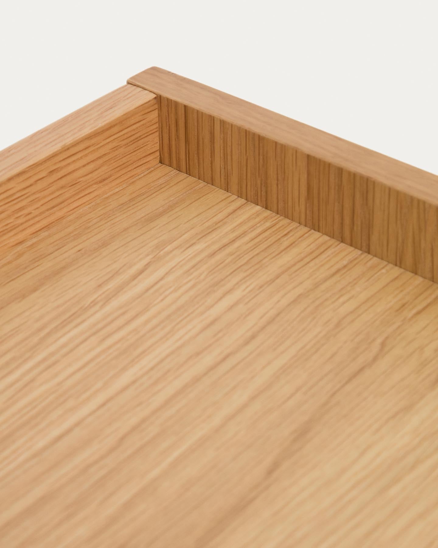 TV-Möbel Onix aus Eichenfurnier mit Naturton-Finish 150 x 47 cm FSC Mix Credit in Natur präsentiert im Onlineshop von KAQTU Design AG. TV-Möbel ist von Kave Home