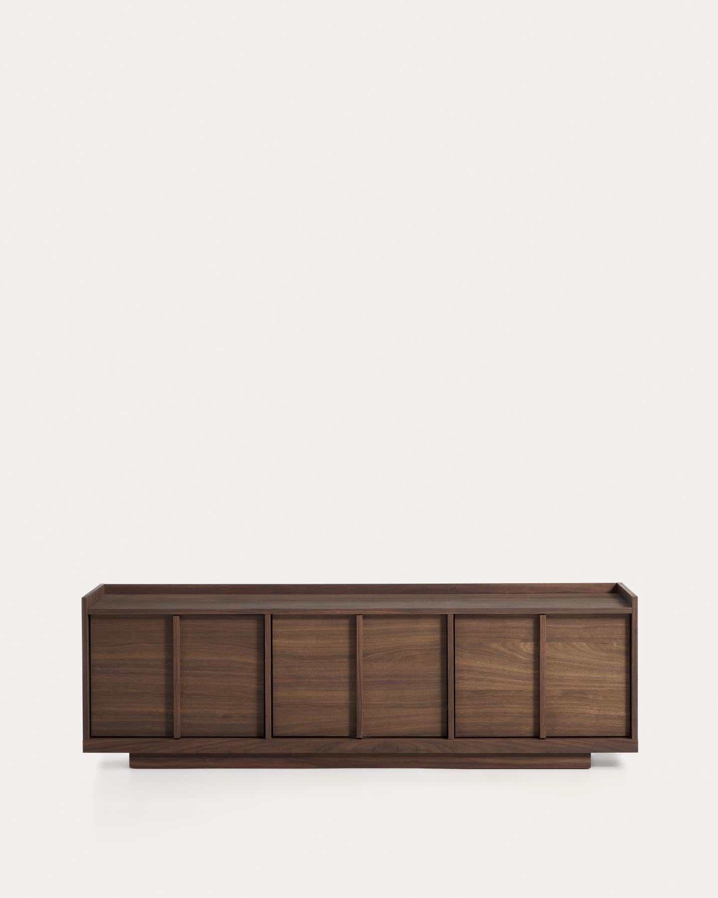 TV-Möbel Onix aus Walnussfurnier mit dunklem Finish 150 x 47 cm FSC Mix Credit in Dunkelbraun präsentiert im Onlineshop von KAQTU Design AG. TV-Möbel ist von Kave Home
