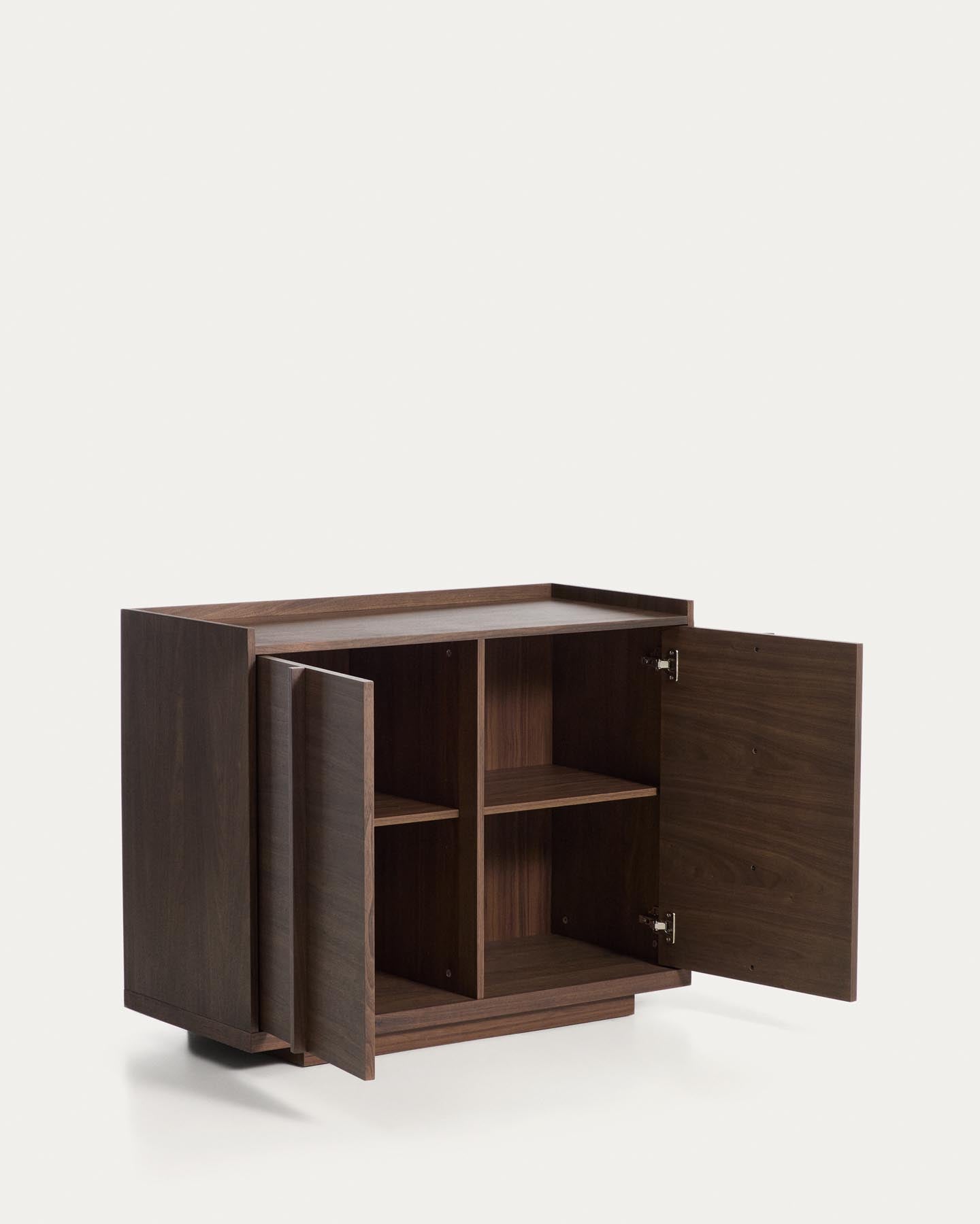 Sideboard Onix aus Walnussfurnier mit dunklem Finish 100 x 80 cm FSC Mix Credit in Dunkelbraun präsentiert im Onlineshop von KAQTU Design AG. Sideboard ist von Kave Home