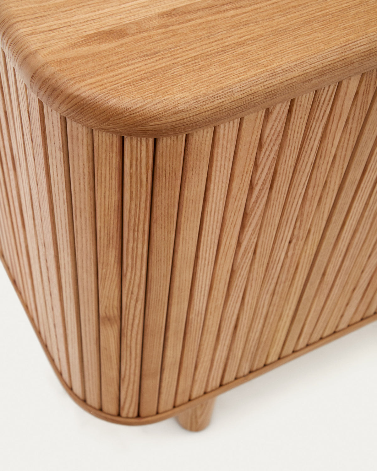 Mailen Sideboard 2 Türen aus Eschenfurnier mit natürlichem Finish 180 x 75 cm in Natur präsentiert im Onlineshop von KAQTU Design AG. Sideboard ist von Kave Home
