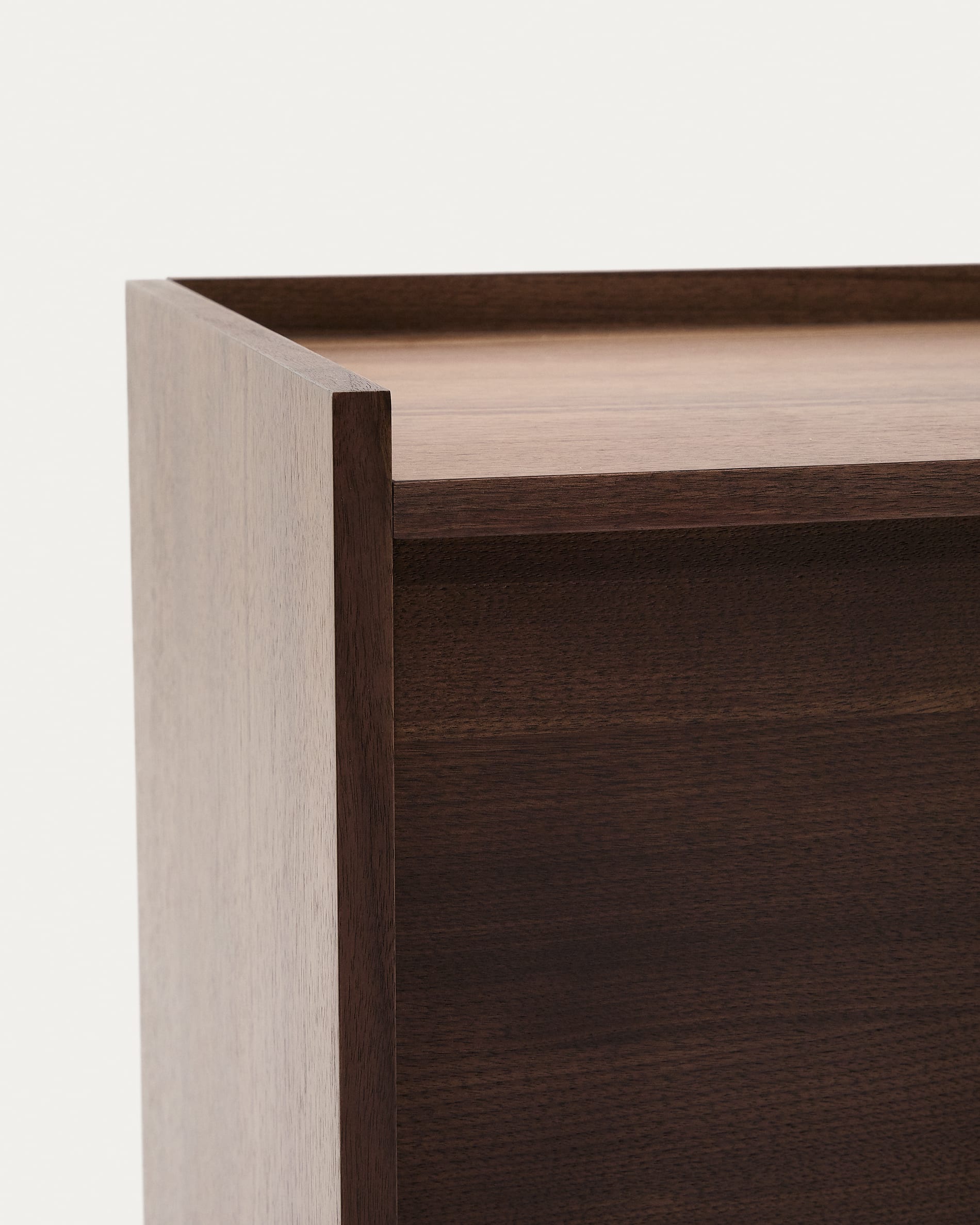 Elegantes Sideboard Onix aus dunklem Walnussfurnier, 200 x 80 cm, FSC-zertifiziert. Ideal für stilvolle und funktionale Einrichtungslösungen.