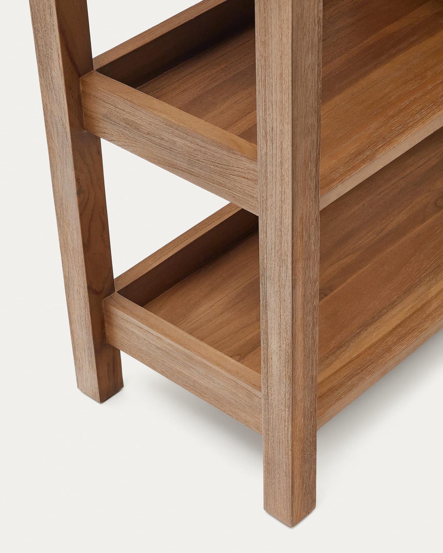Das Sashi Regal aus Teakholz (150x185 cm) von Kave Home kombiniert elegantes Design mit praktischer Aufbewahrung für jeden Raum.