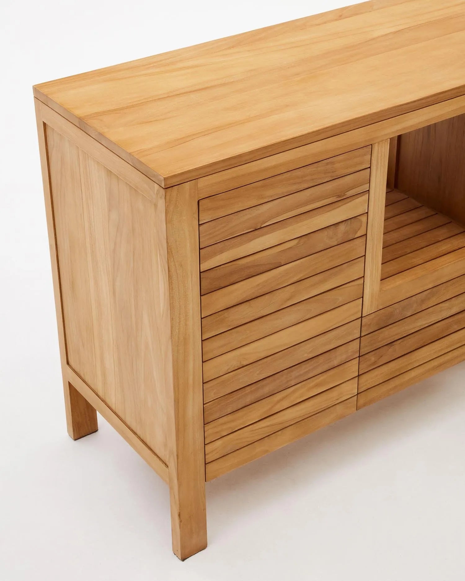 Badezimmermöbel Neria aus massivem Teakholz, 120x45 cm, natürliches Finish, elegant und praktisch, von Kave Home.