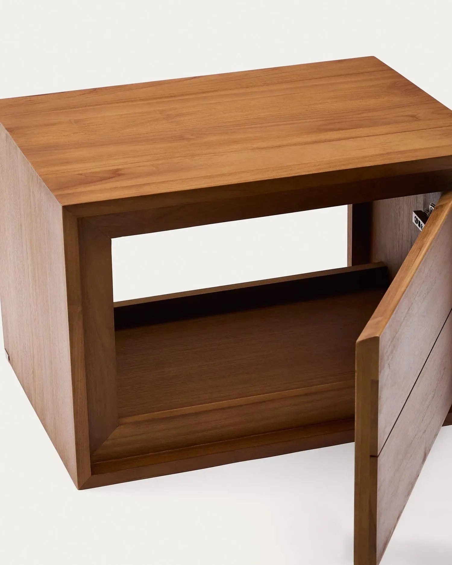 Stilvolles Badezimmermöbel aus massivem Teakholz mit edlem Nussholzfinish, 60x45 cm, von Kave Home, perfekt für moderne Badezimmer.