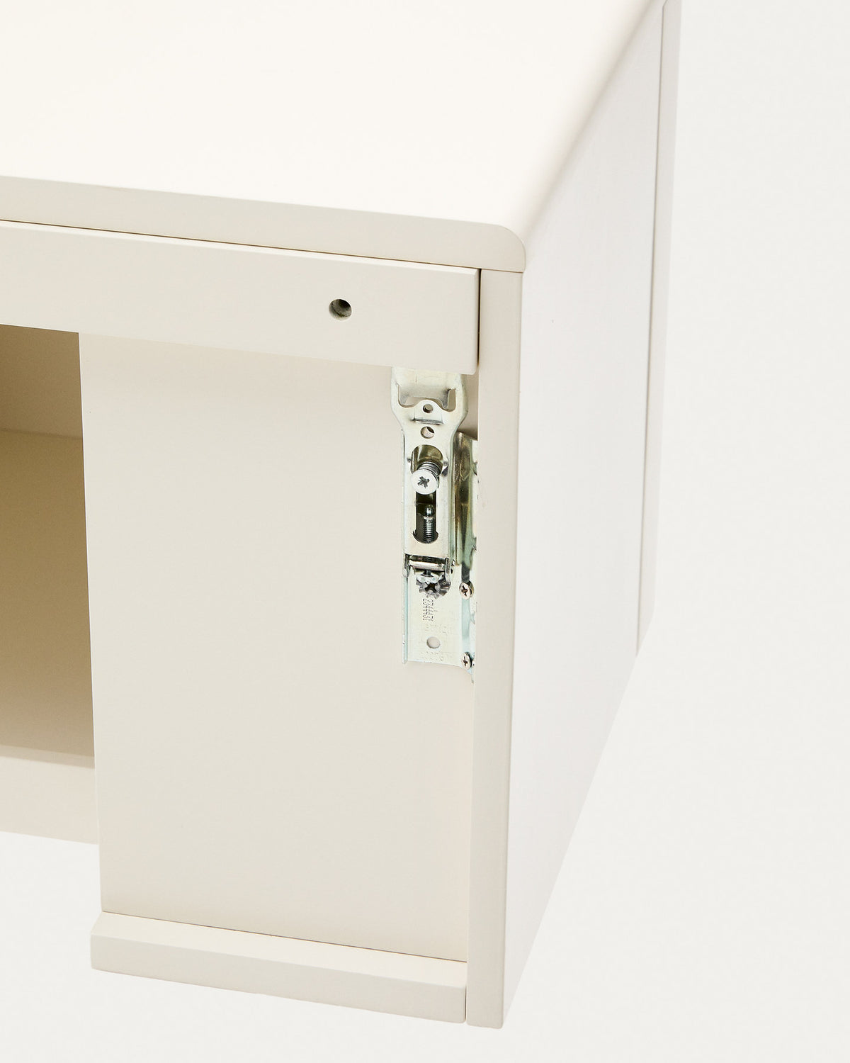 Badezimmermöbel Salaya aus Eschenschichtholz mit beigefarbener Lackierung 90 x 45 cm in Beige präsentiert im Onlineshop von KAQTU Design AG. Wandschrank ist von Kave Home