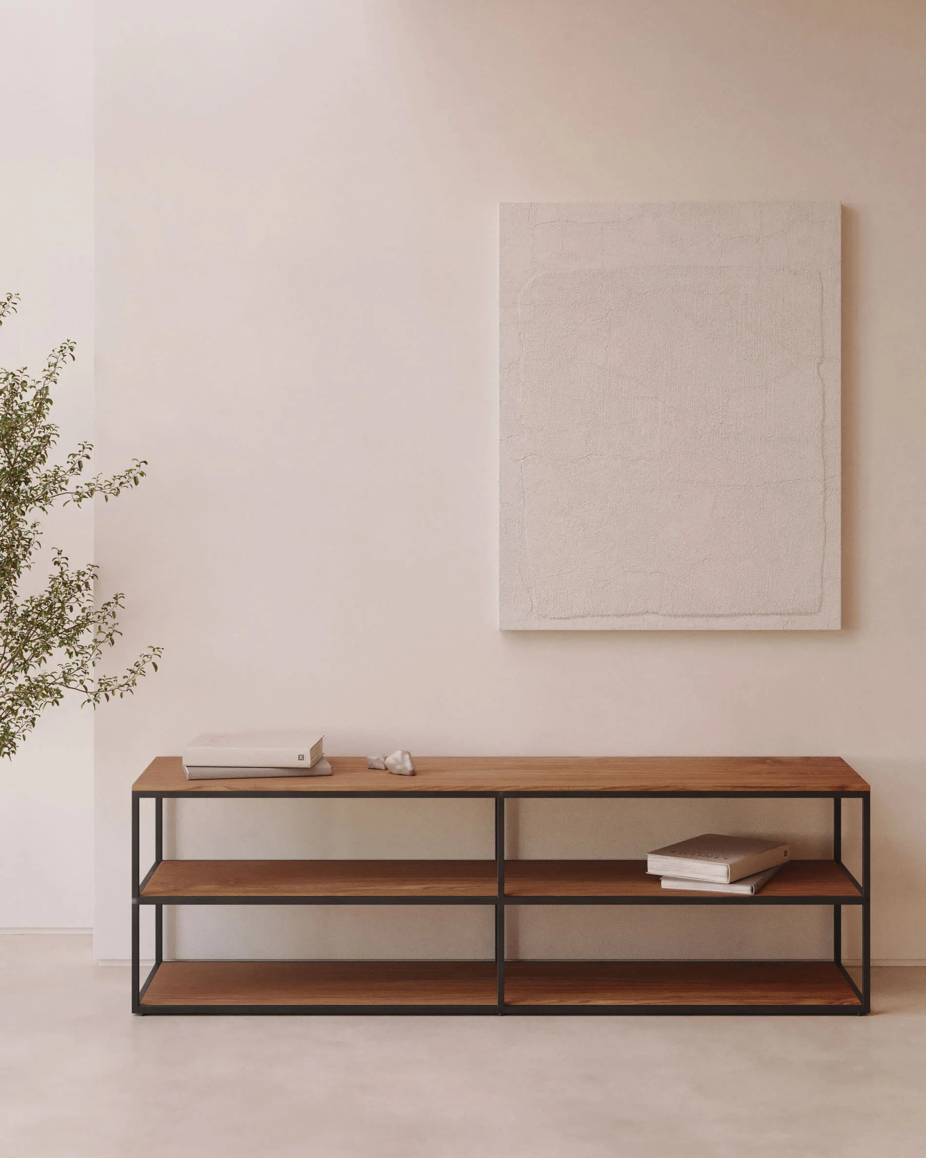 Elegantes TV-Möbel Yoana aus edlem Nussholzfurnier und schwarzem Metallgestell, 160 x 40 cm, ideal für modernes Wohndesign.