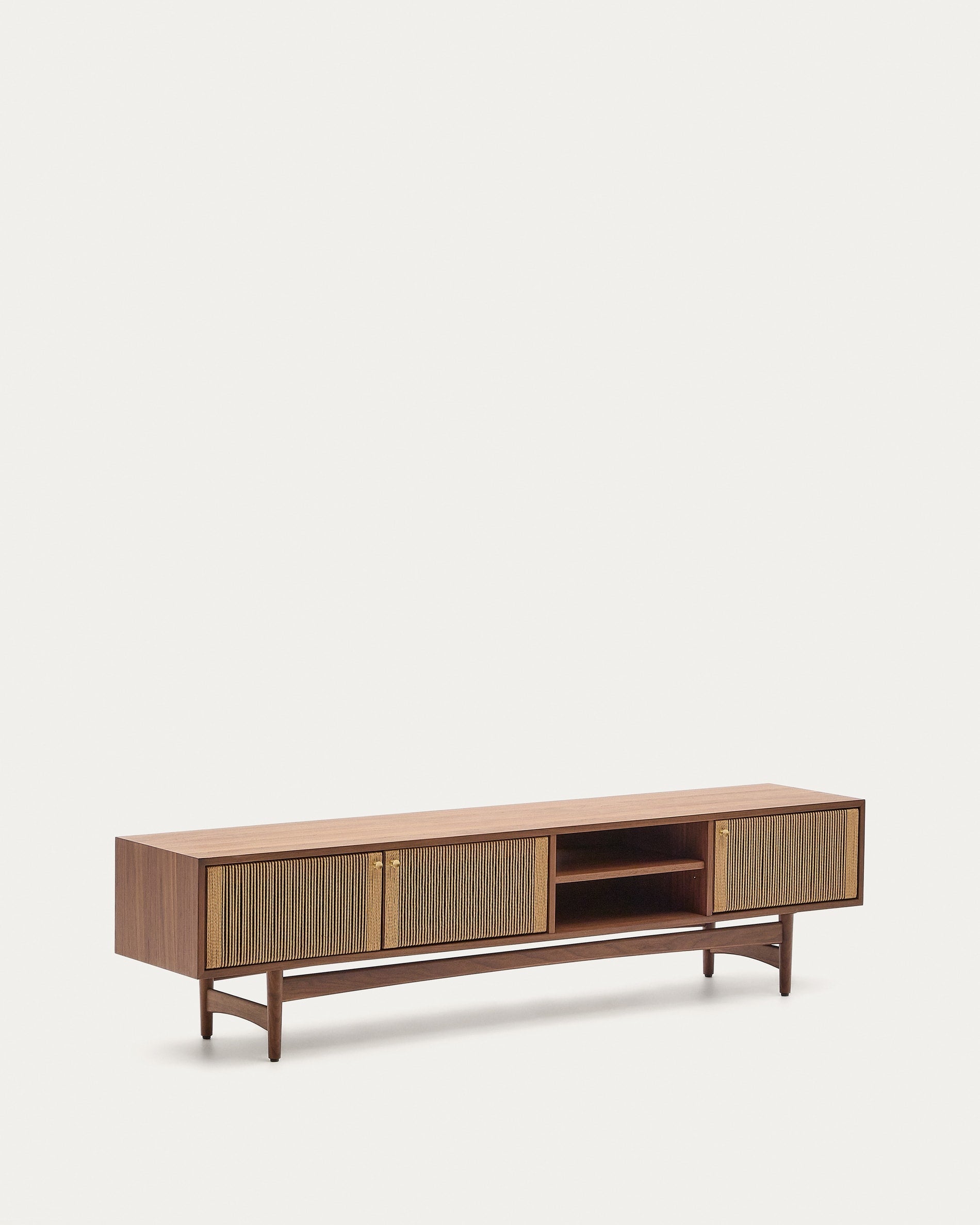 TV-Möbel Elan aus Walnussholz mit 3 Türen, FSC-zertifiziert, 200x50 cm, elegantes Design, nachhaltig, von Kave Home.