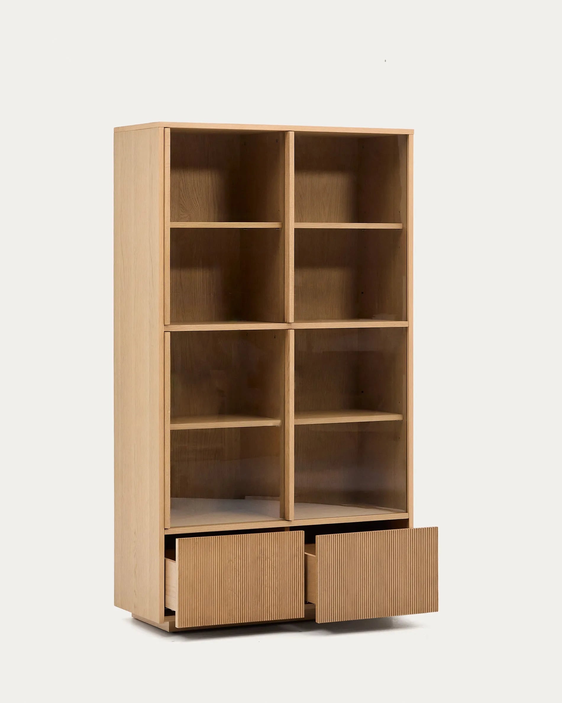 Elegante Vitrine aus FSC-zertifiziertem Eichenfurnier mit Glas, 4 Türen und 2 Schubladen, 100x174 cm, ideal für stilvolle Einrichtung.