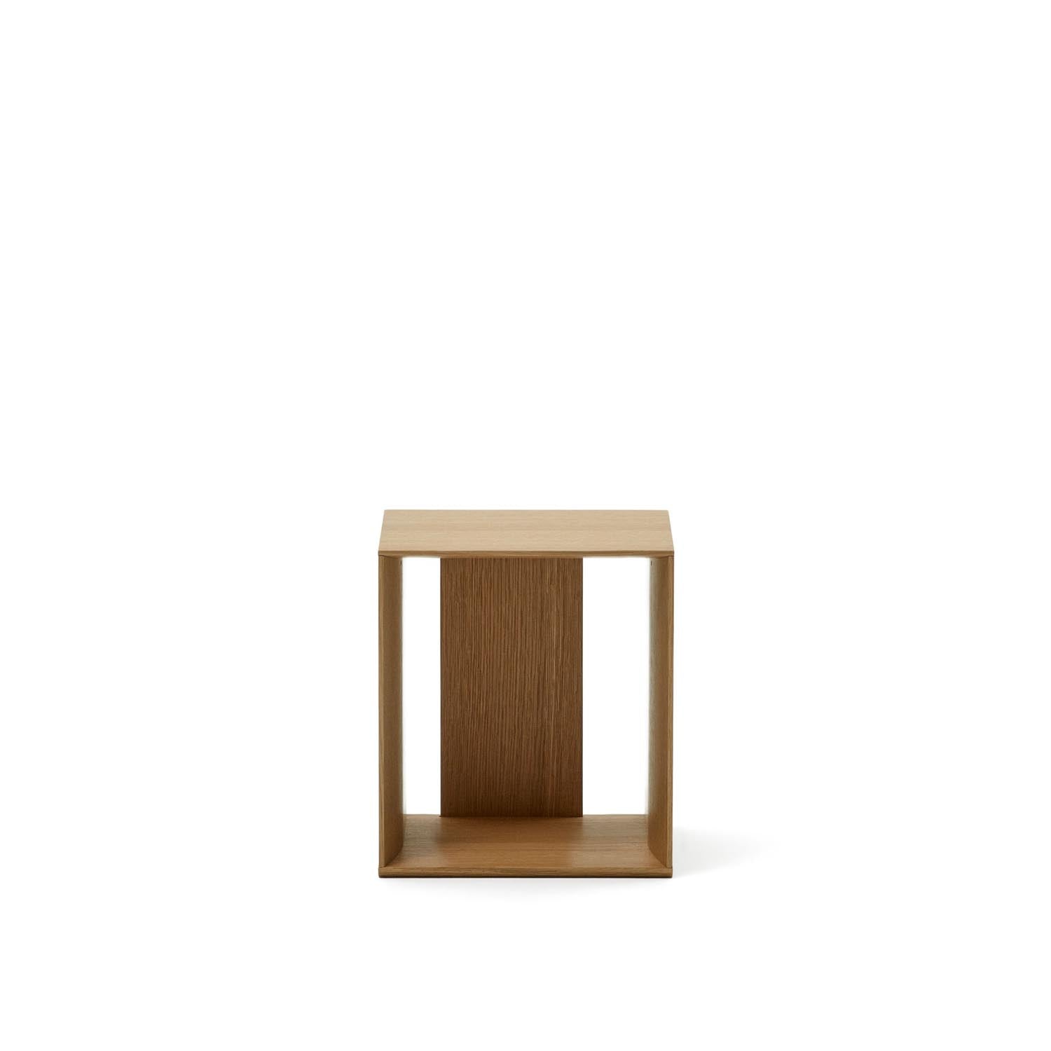 Entdecke das Litto Regalmodul aus Eichenfurnier (34 x 38 cm) von Kave Home – stilvoll, funktional und umweltfreundlich für jeden Raum.