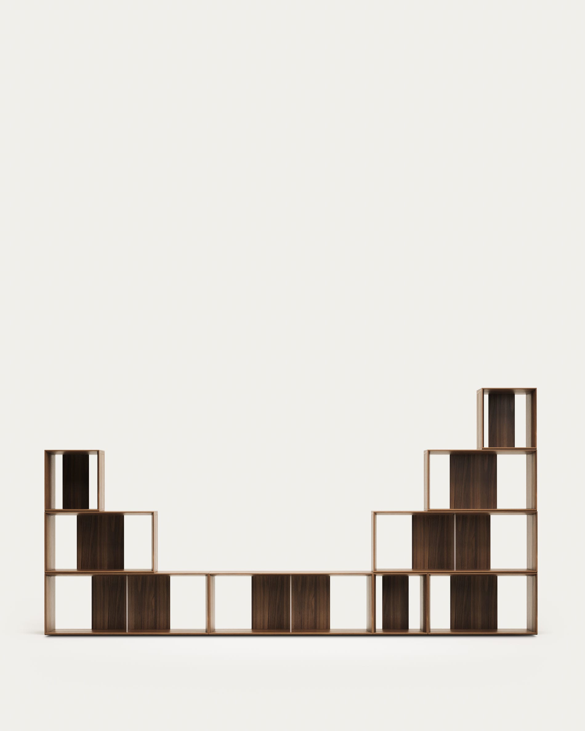 Elegantes, modulares Regalset aus Nussholz, flexibel anpassbar, für stilvolle Raumgestaltung.