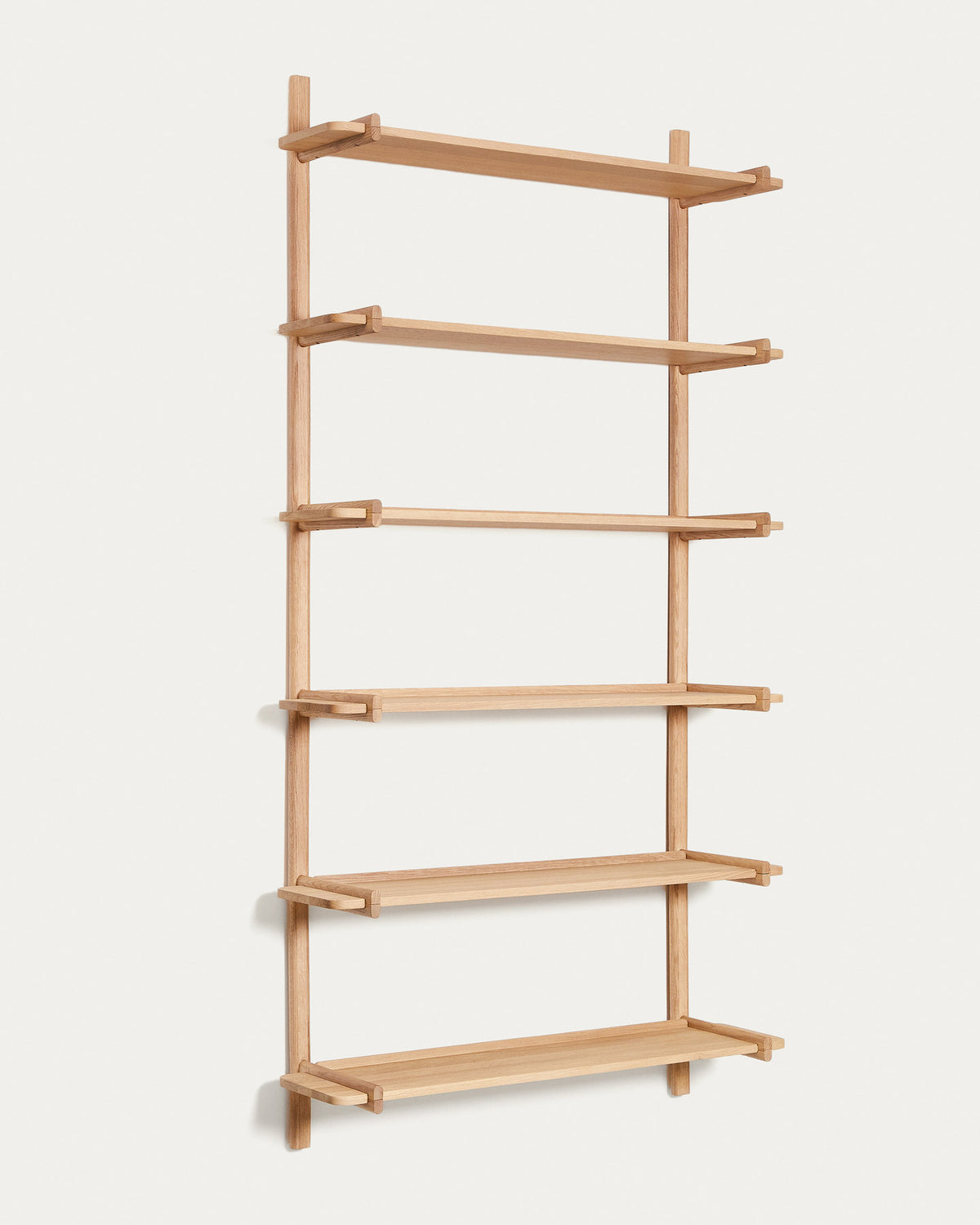 Sitra Regal modular 6 Regalbretter massives Eichenholz Finish Natur FSC Mix Credit 110 cm in Natur präsentiert im Onlineshop von KAQTU Design AG. Wandregal ist von Kave Home
