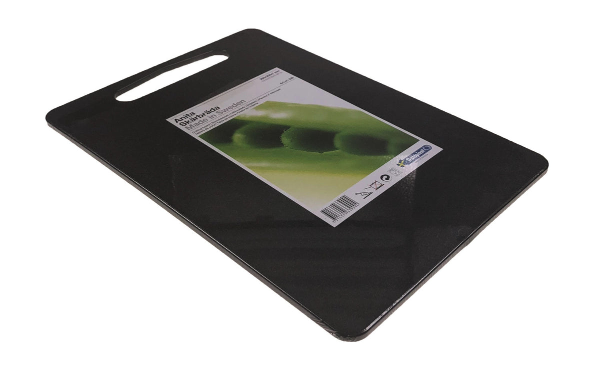 Schneidebrett Anita 35x25x0.7cm mit Griffloch schwarz in Schwarz präsentiert im Onlineshop von KAQTU Design AG. Schneidbrett ist von DaloLindén