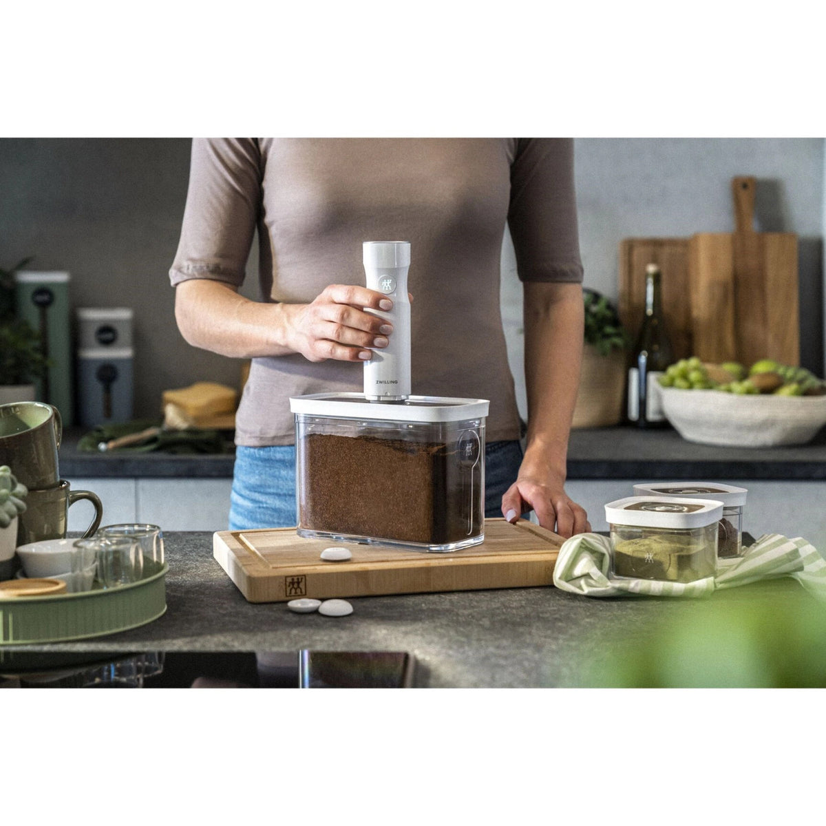 Cube Box 2M, 15.2x21.4x10.7cm, 1.8l, Transparent-weiss in Transparent präsentiert im Onlineshop von KAQTU Design AG. Aufbewahrungsbeutel ist von Zwilling