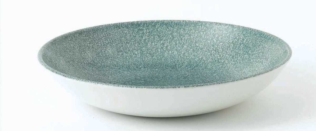 S.P. Raku Topaz Blue Coupe Teller tief 18.2cm in Blau präsentiert im Onlineshop von KAQTU Design AG. Teller ist von Churchill