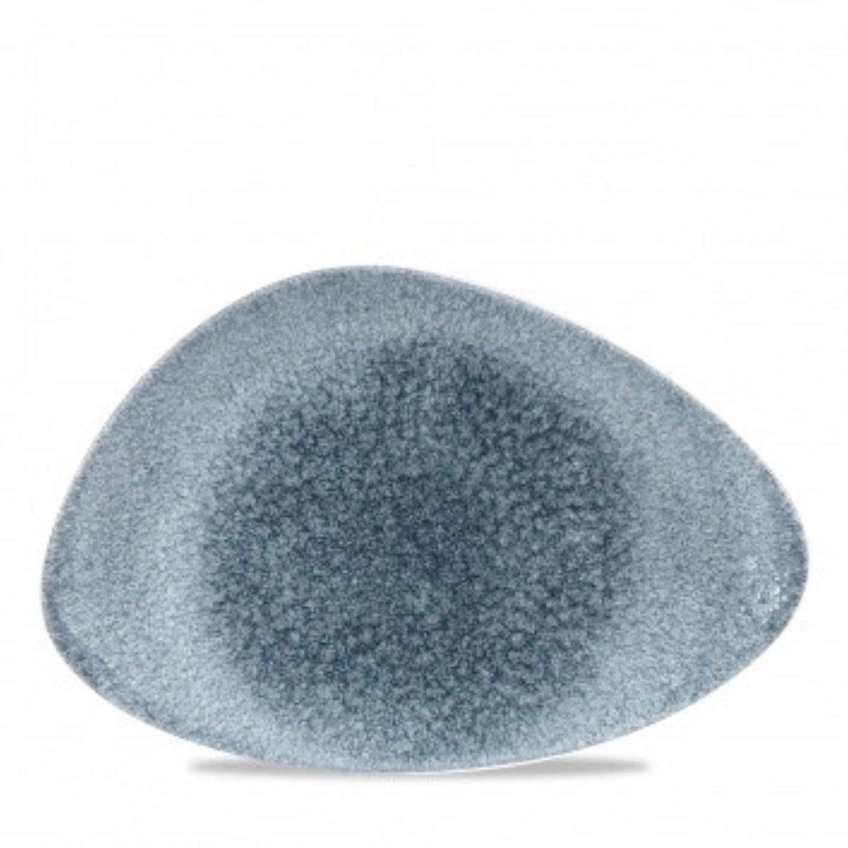 S.P. Raku Topaz Blue Triangel Platte 30x20cm, in Blau präsentiert im Onlineshop von KAQTU Design AG. Platte ist von Churchill