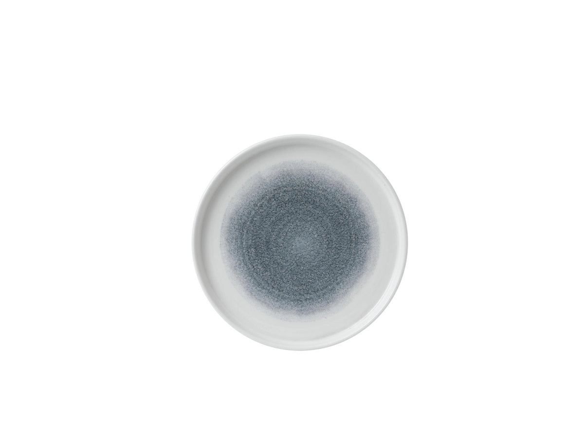 S.P. Raku Topaz Blue Walled Teller 21cm in Blau präsentiert im Onlineshop von KAQTU Design AG. Teller ist von Churchill