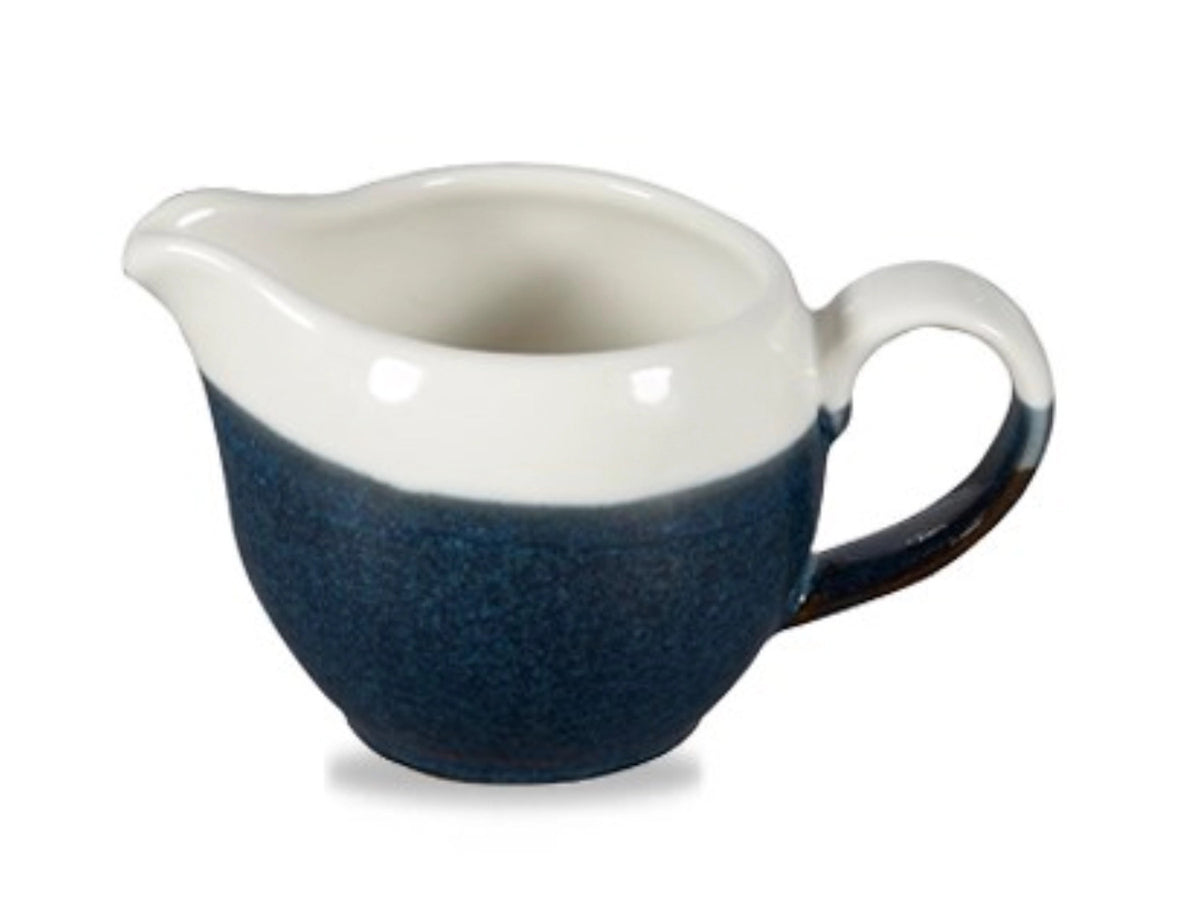 Monochrome Sapphire Blue Milchkanne 11.4 cl, H7cm in Blau präsentiert im Onlineshop von KAQTU Design AG. Kanne ist von Churchill