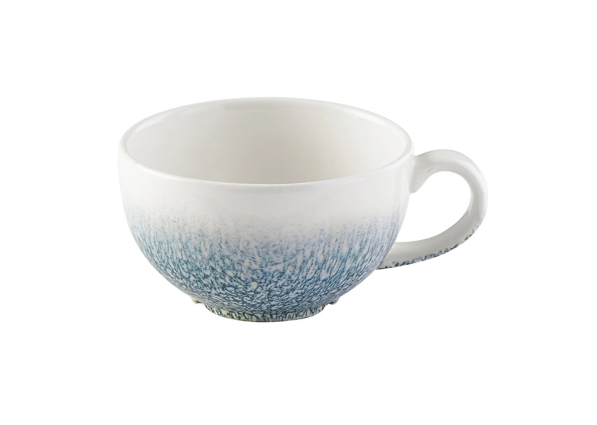 S.P. Raku Topaz Blue Tasse 22.7cl 9.5cm H5.5cm in Blau präsentiert im Onlineshop von KAQTU Design AG. Tasse ist von Churchill
