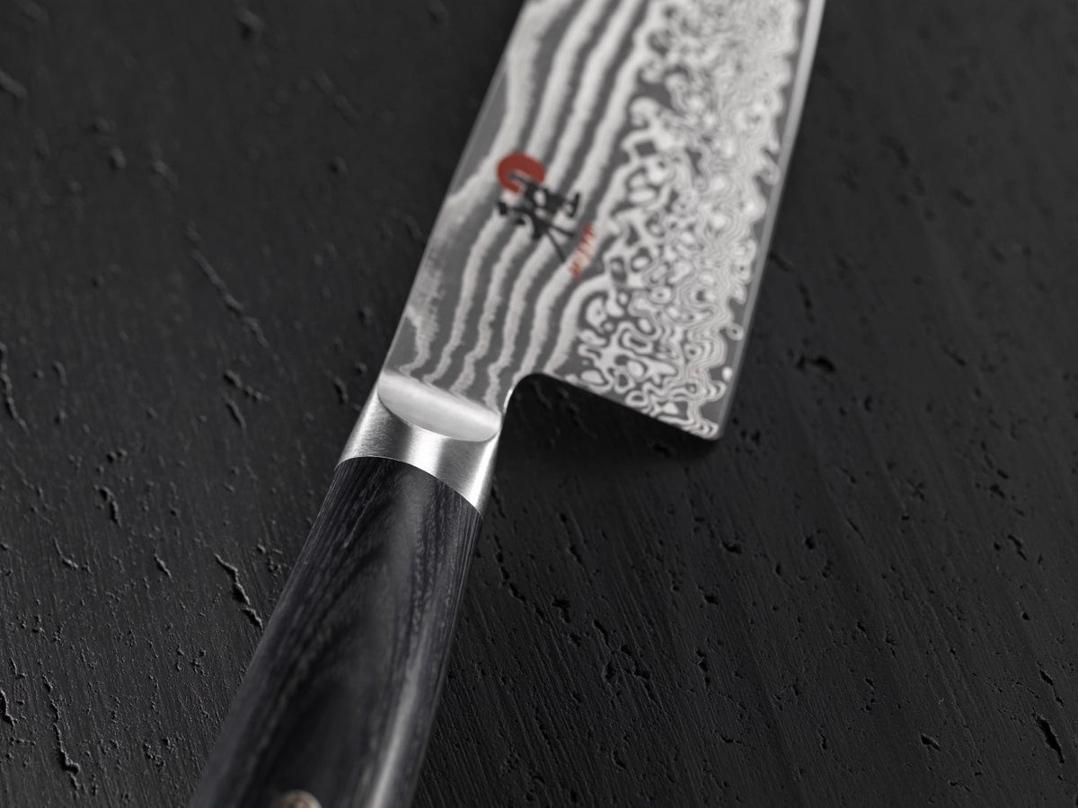 MIYABI 5000FCD Gyutoh, 200 mm in Schwarz präsentiert im Onlineshop von KAQTU Design AG. Damastmesser ist von Miyabi