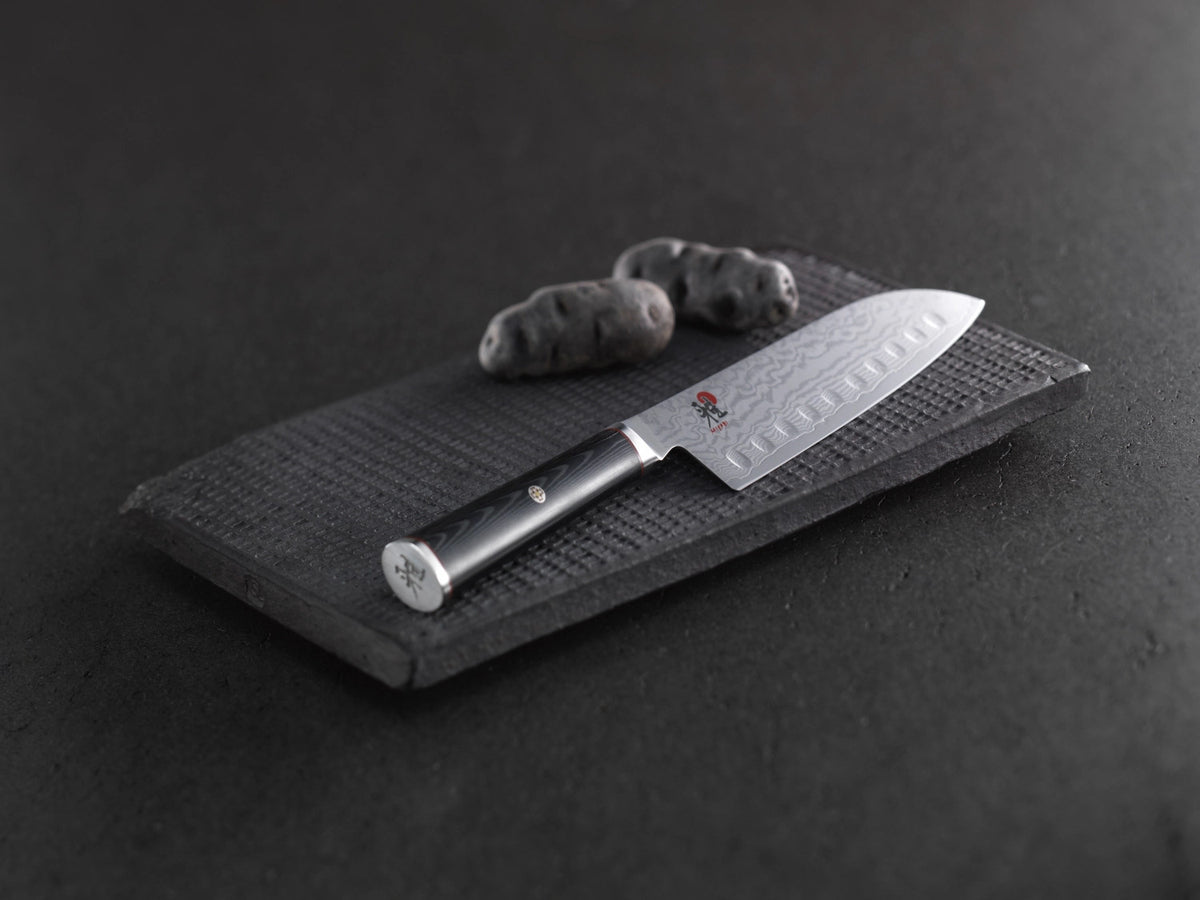 MIYABI 5000FCD Gyutoh, 200 mm in Schwarz präsentiert im Onlineshop von KAQTU Design AG. Damastmesser ist von Miyabi